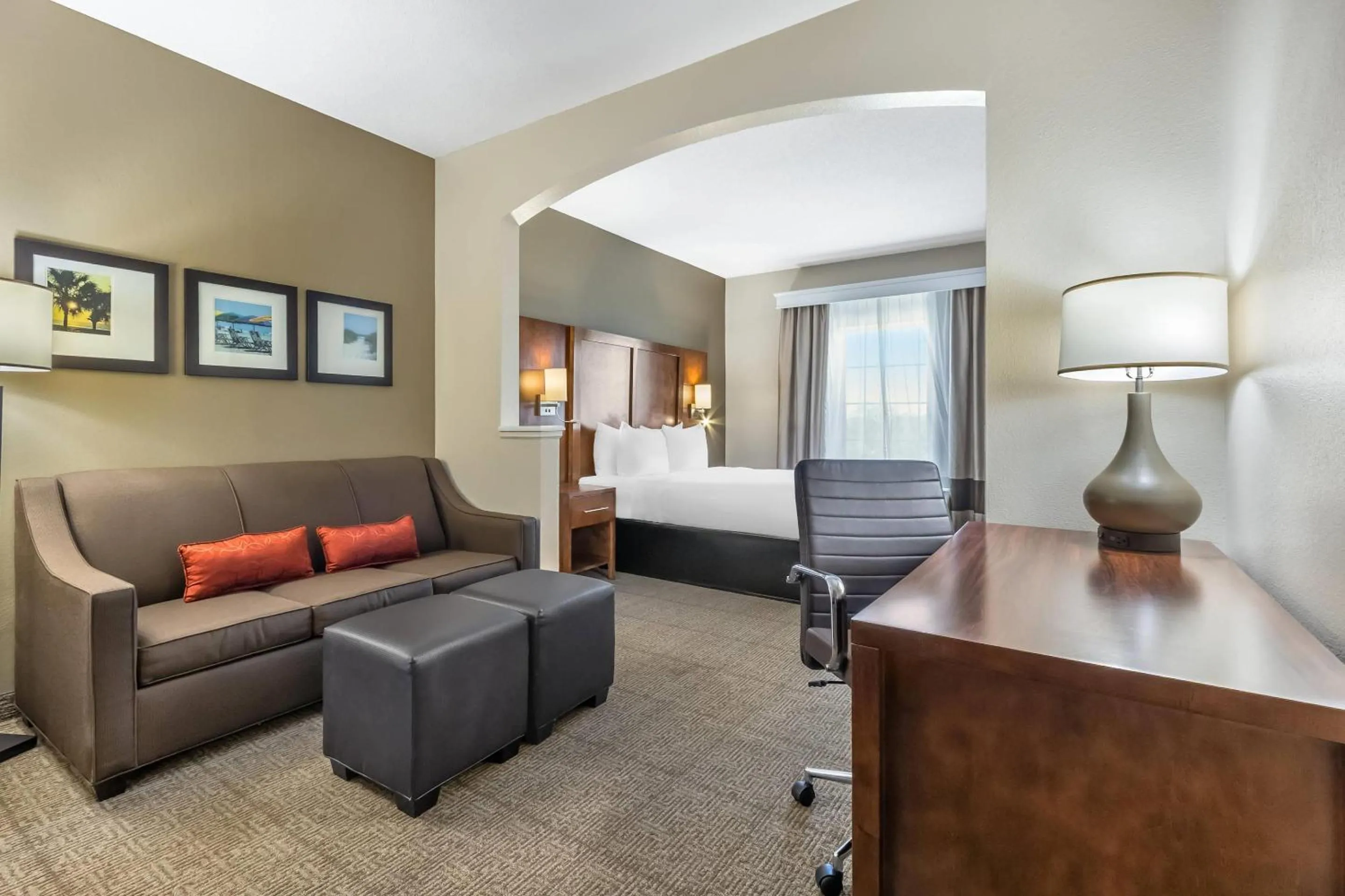 Queen Suite - Disability Access/Non-Smoking in Comfort Suites Myrtle Beach Central