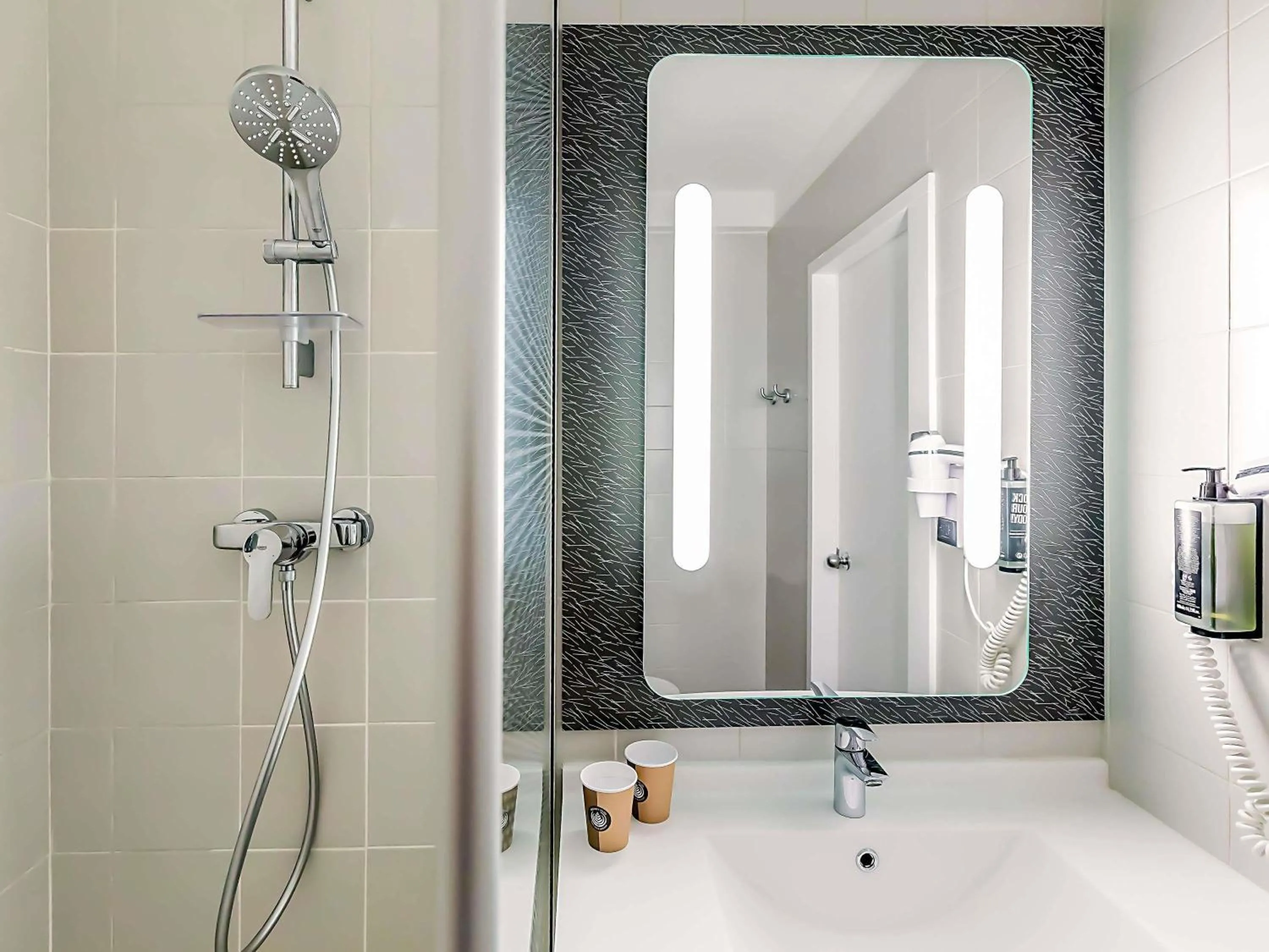 Standard Twin Room in Hotel ibis Evora