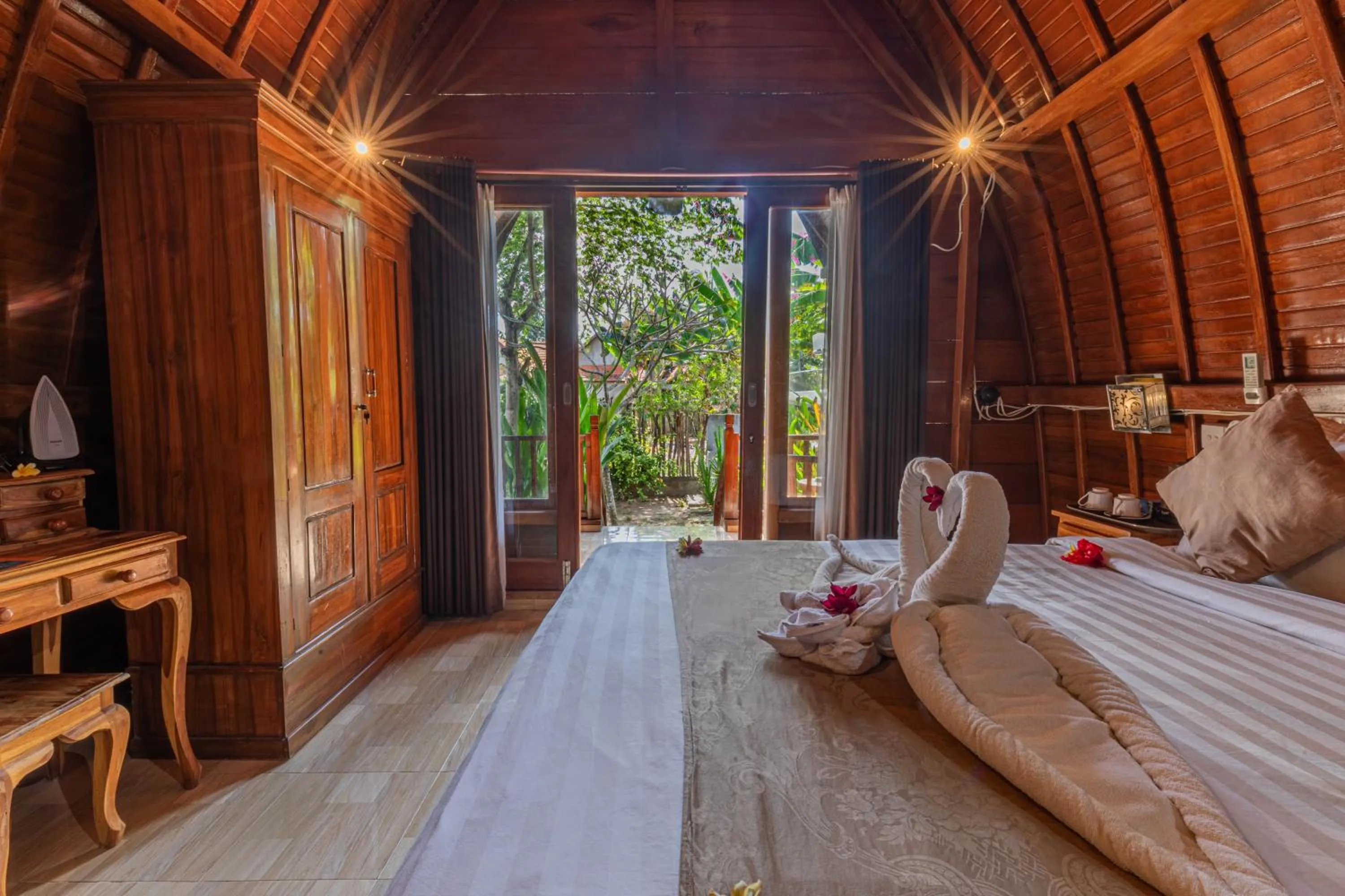 Deluxe Bungalow with Garden View in The Peace Arta Bungalow