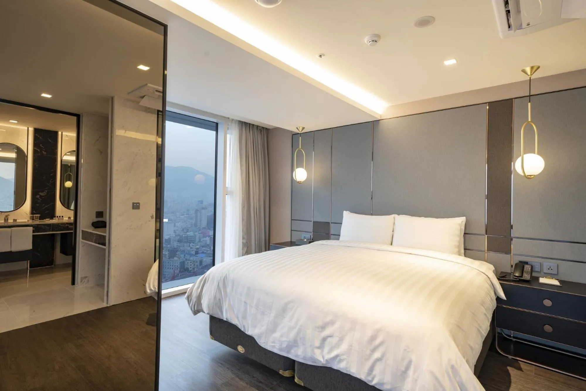 Suite with Terrace in Lavalse Hotel