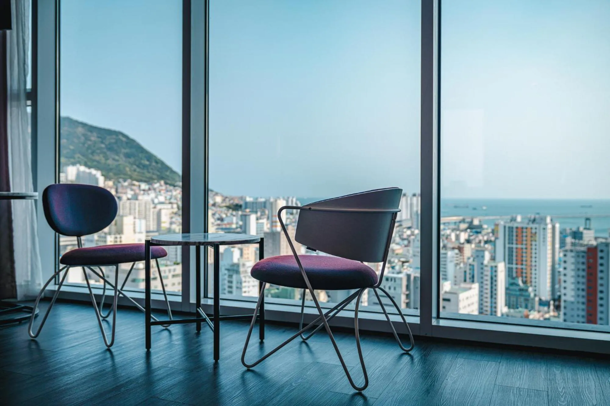 Standard Twin Room with City View in Lavalse Hotel