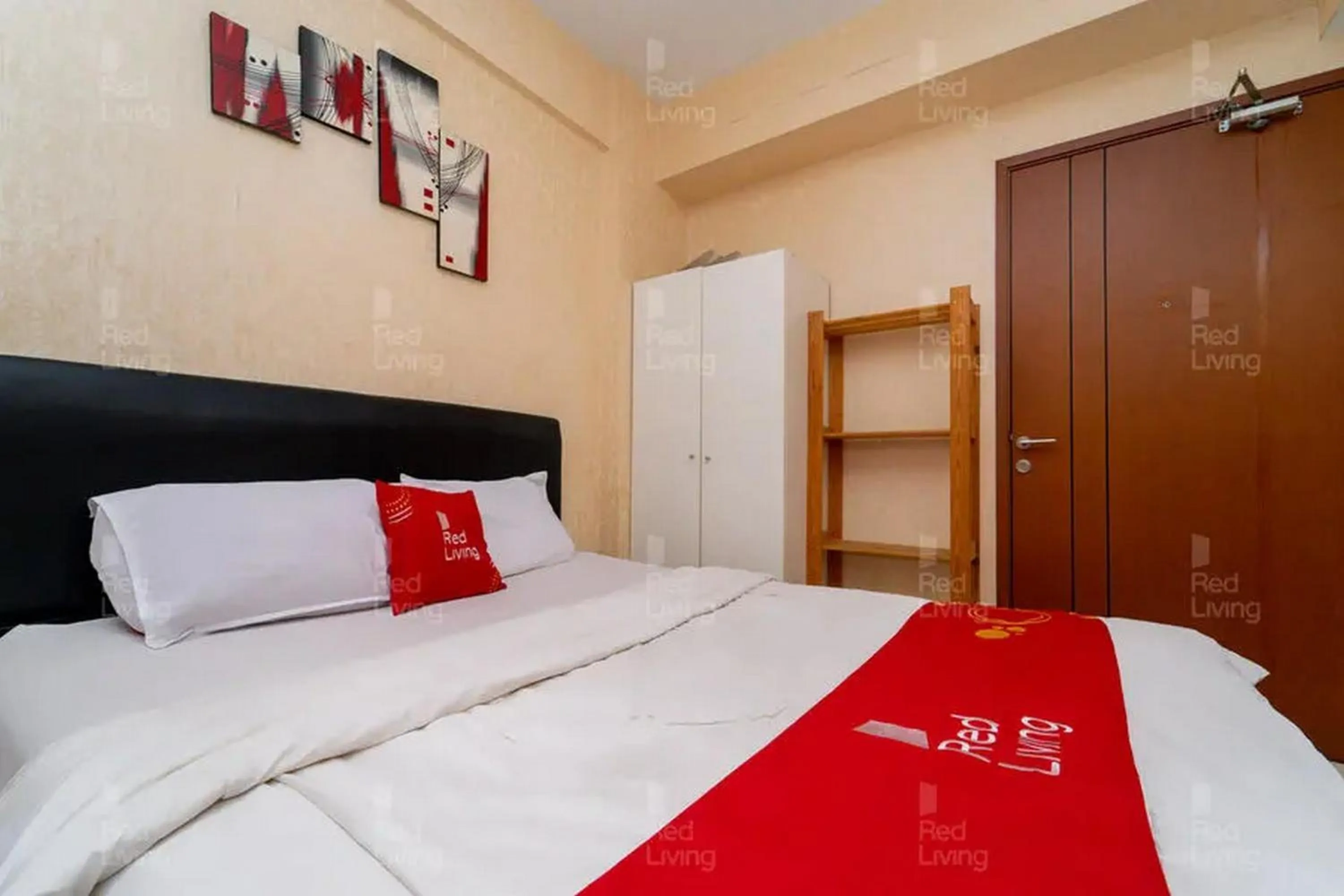 Double Room in RedLiving Apartemen Green Lake View Ciputat - Pelangi Rooms 2 Tower E