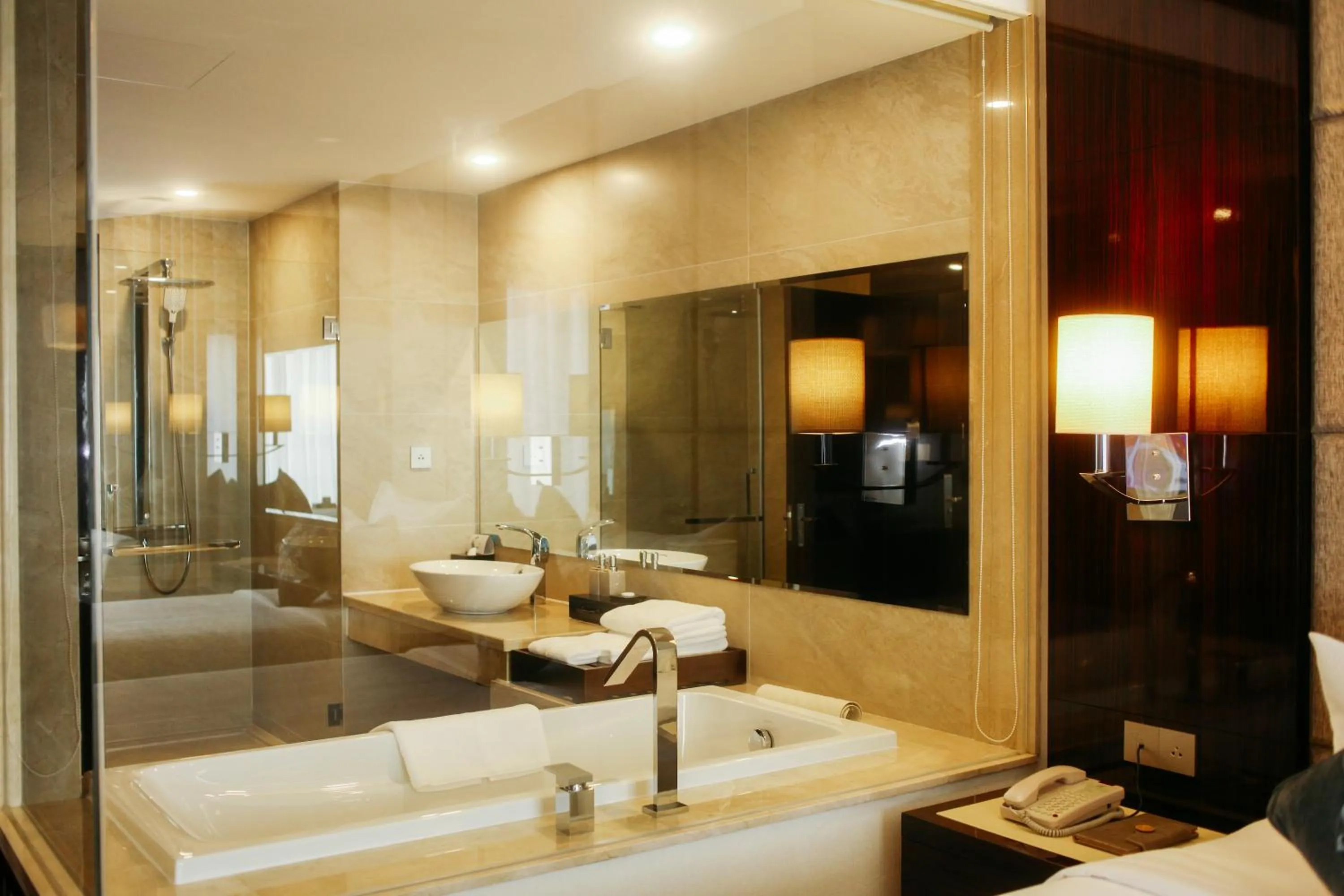 Twin Room with Sea View in Central Luxury Hạ Long Hotel