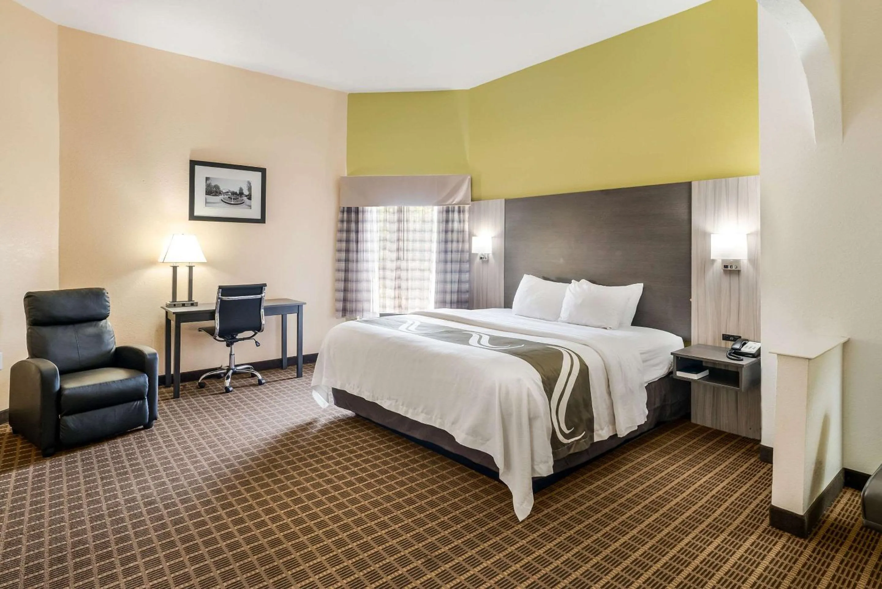 Superior King Room - Non-Smoking in Quality Inn Greer - Greenville