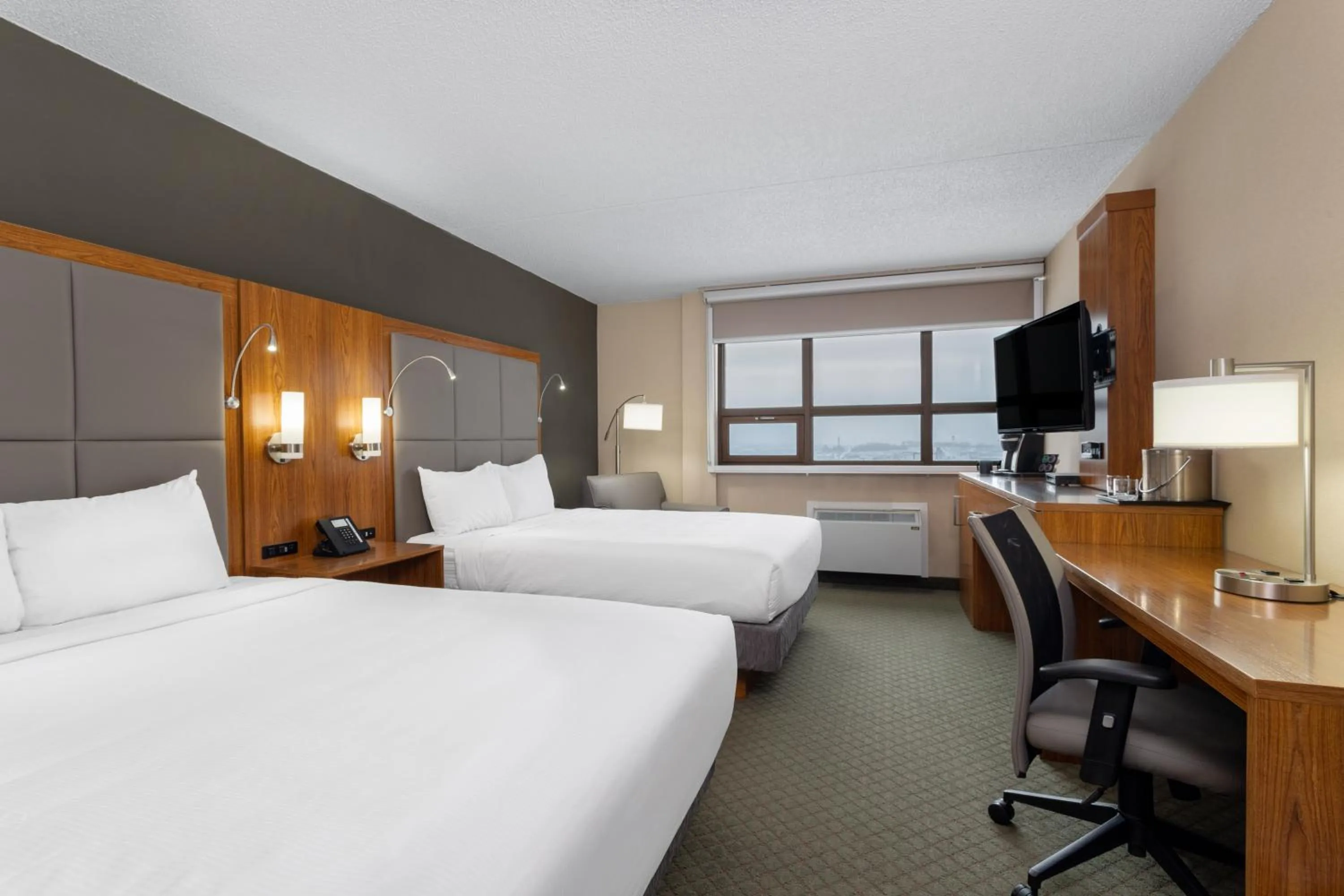 Deluxe Queen Room with Two Queen Beds - Non-Smoking in Ramada by Wyndham Northern Grand Hotel & Conference Centre