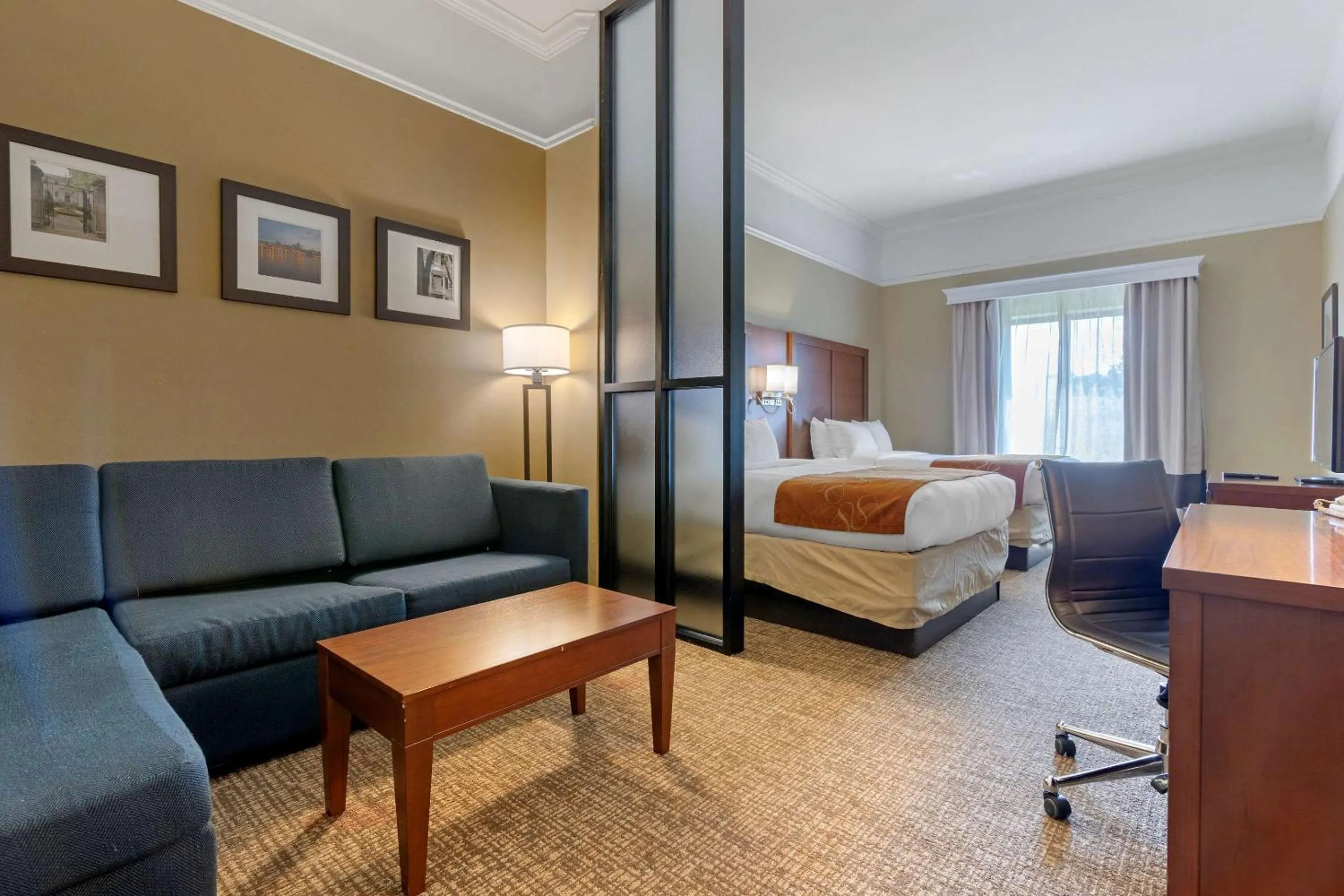 Queen Suite with Two Queen Beds - Non-Smoking in Comfort Suites Savannah North