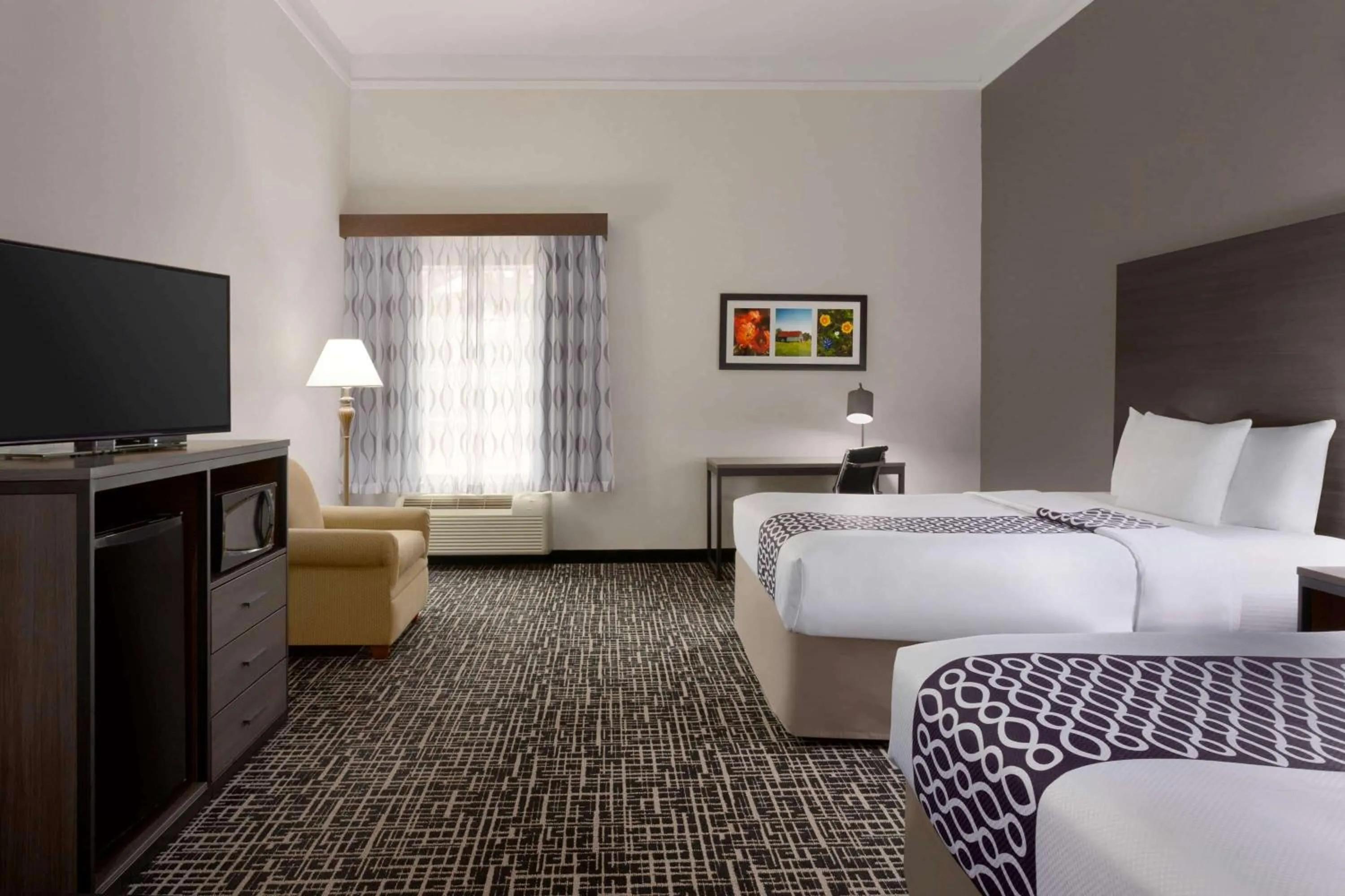 Queen Room with Two Queen Beds and Roll-In Shower - Mobility/Hearing Accessible - Non-Smoking in La Quinta by Wyndham I-20 Longview South