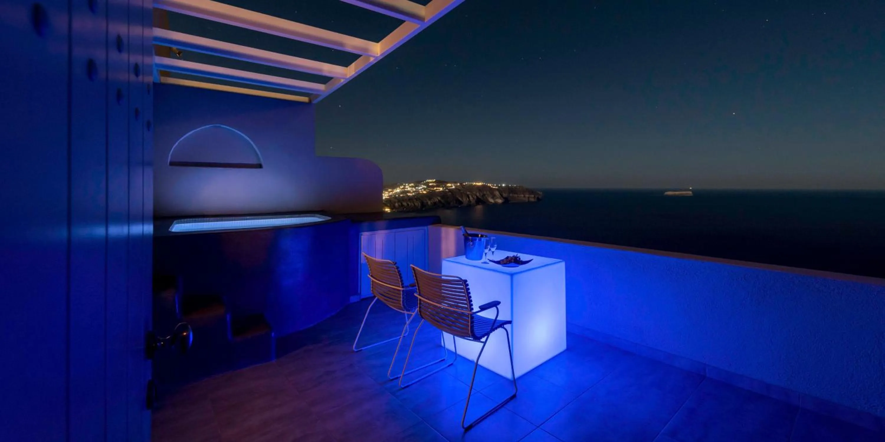 Honeymoon Double Room with Outdoor Heated Whirlpool with Caldera and Sunset View in Caldera's Dolphin Suites