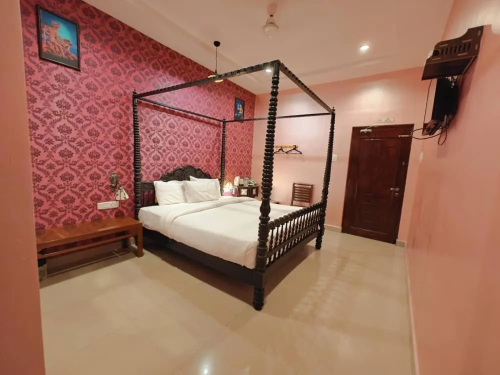 Deluxe Double Room in Chola Heritage Resort