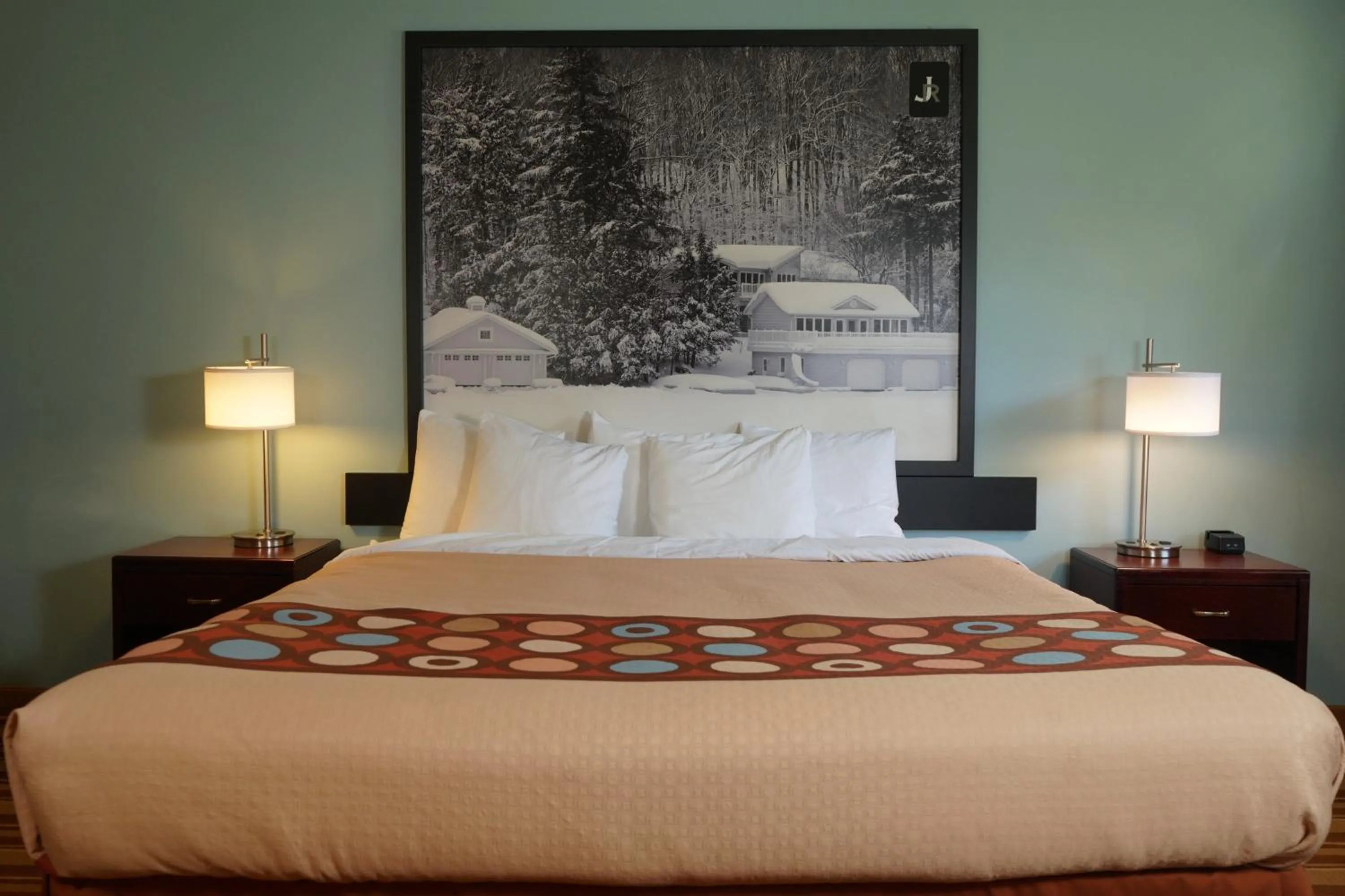 King Room - Non-Smoking in Jolly Roger Inn & Resort