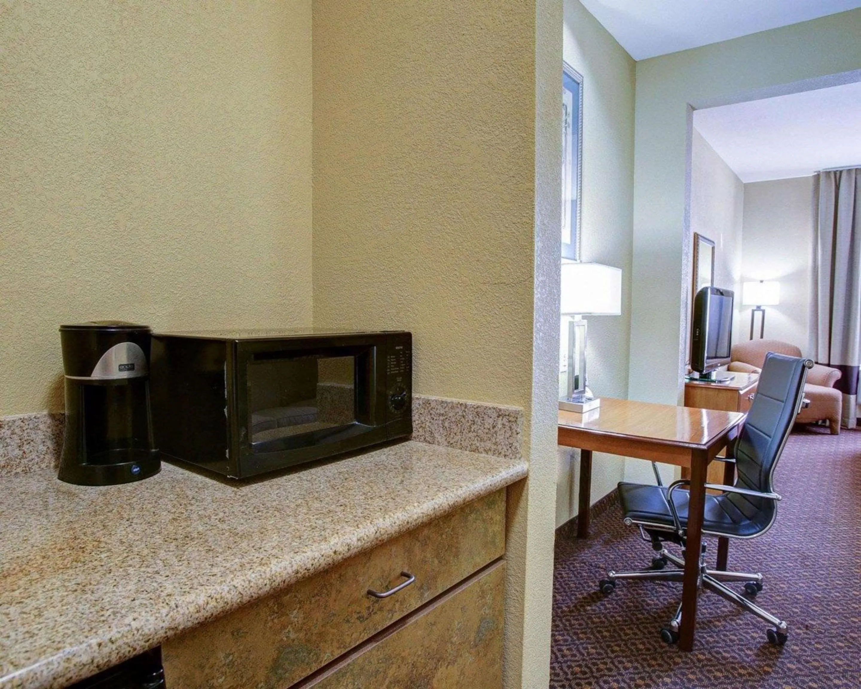 King Suite - Non-Smoking in Comfort Suites Brenham
