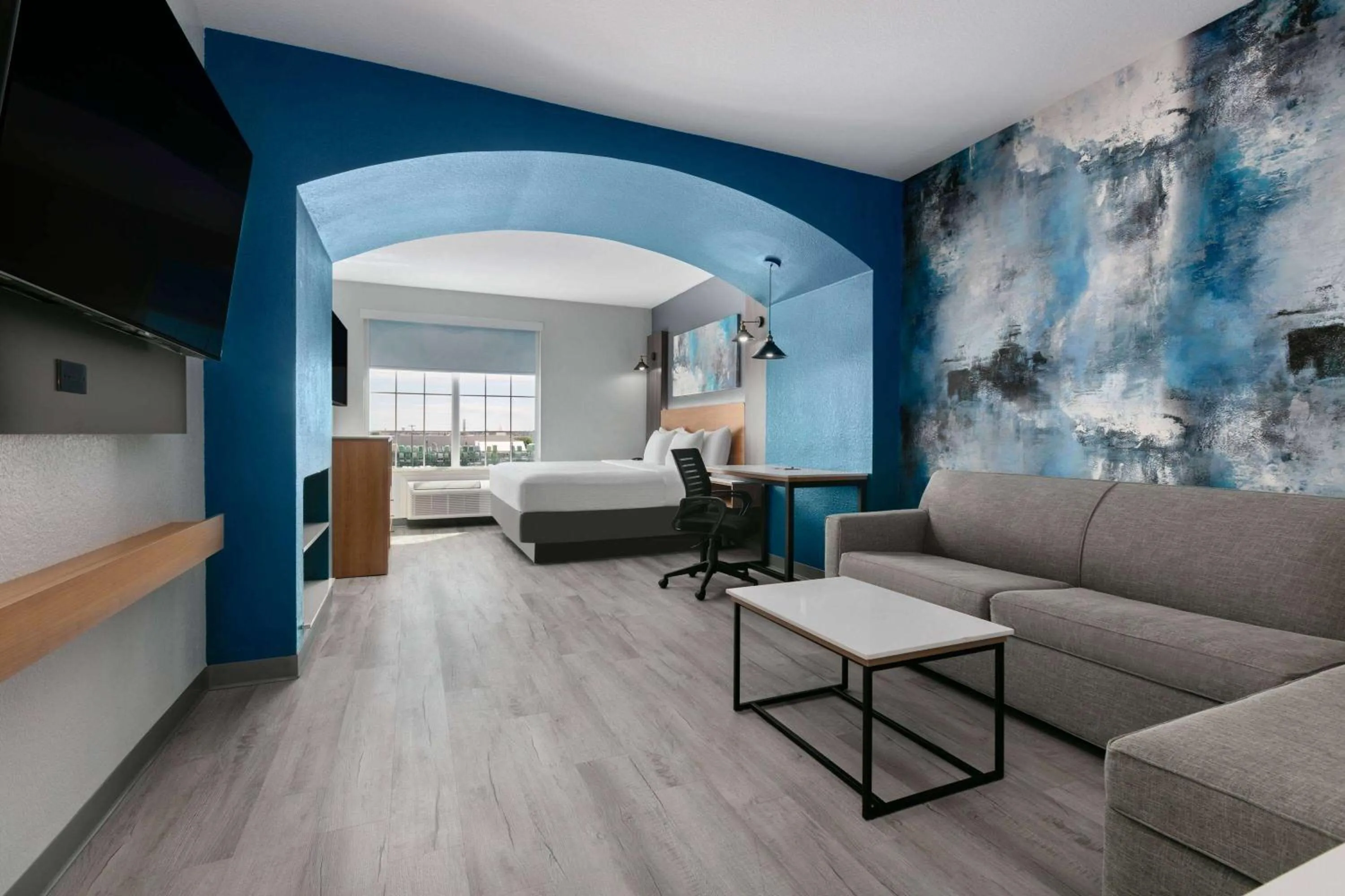 Executive King Room - Mobility Access/Non-Smoking in La Quinta Inn & Suites by Wyndham Ft Worth-Burleson