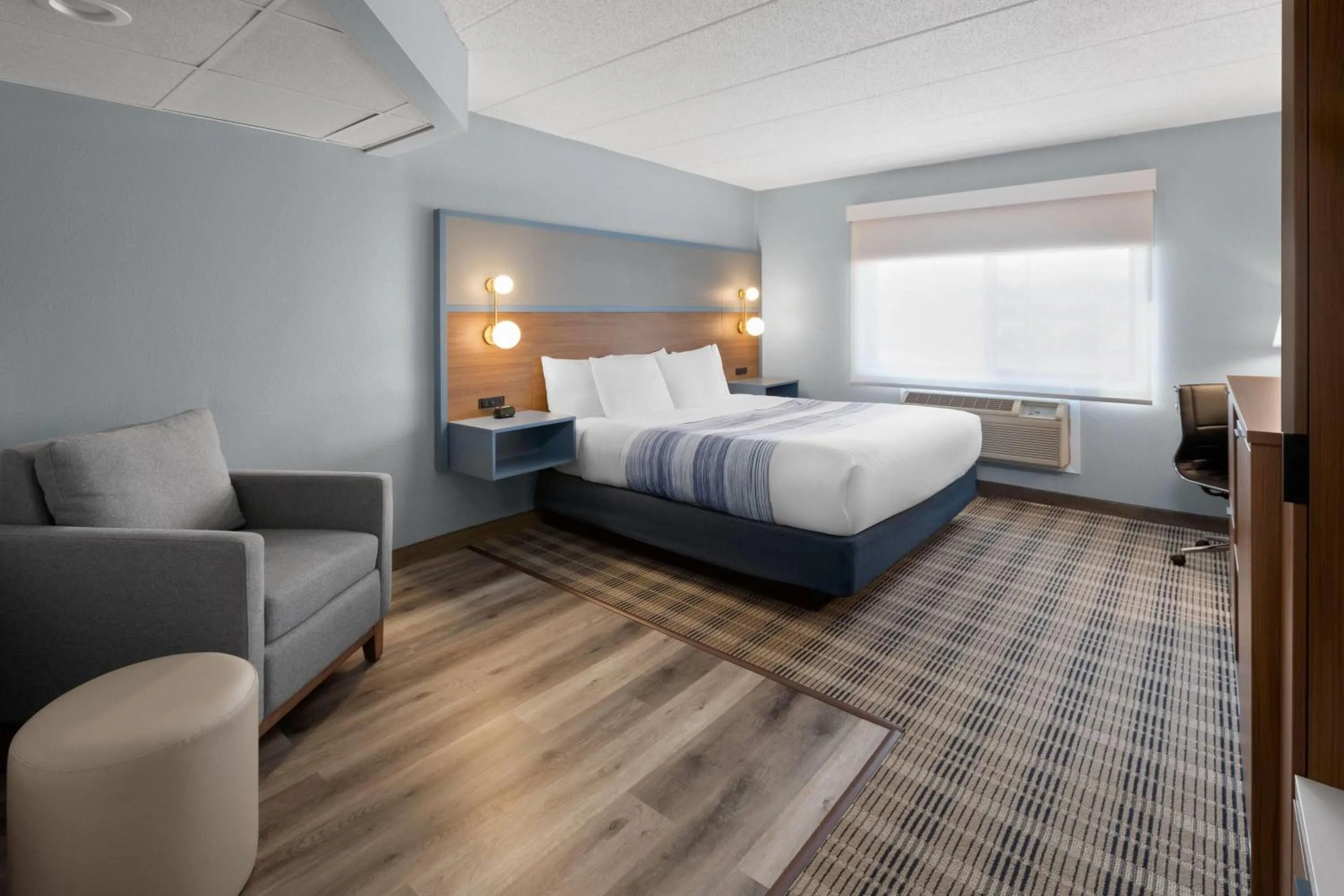 King Room - Non-Smoking in AmericInn by Wyndham Chippewa Falls
