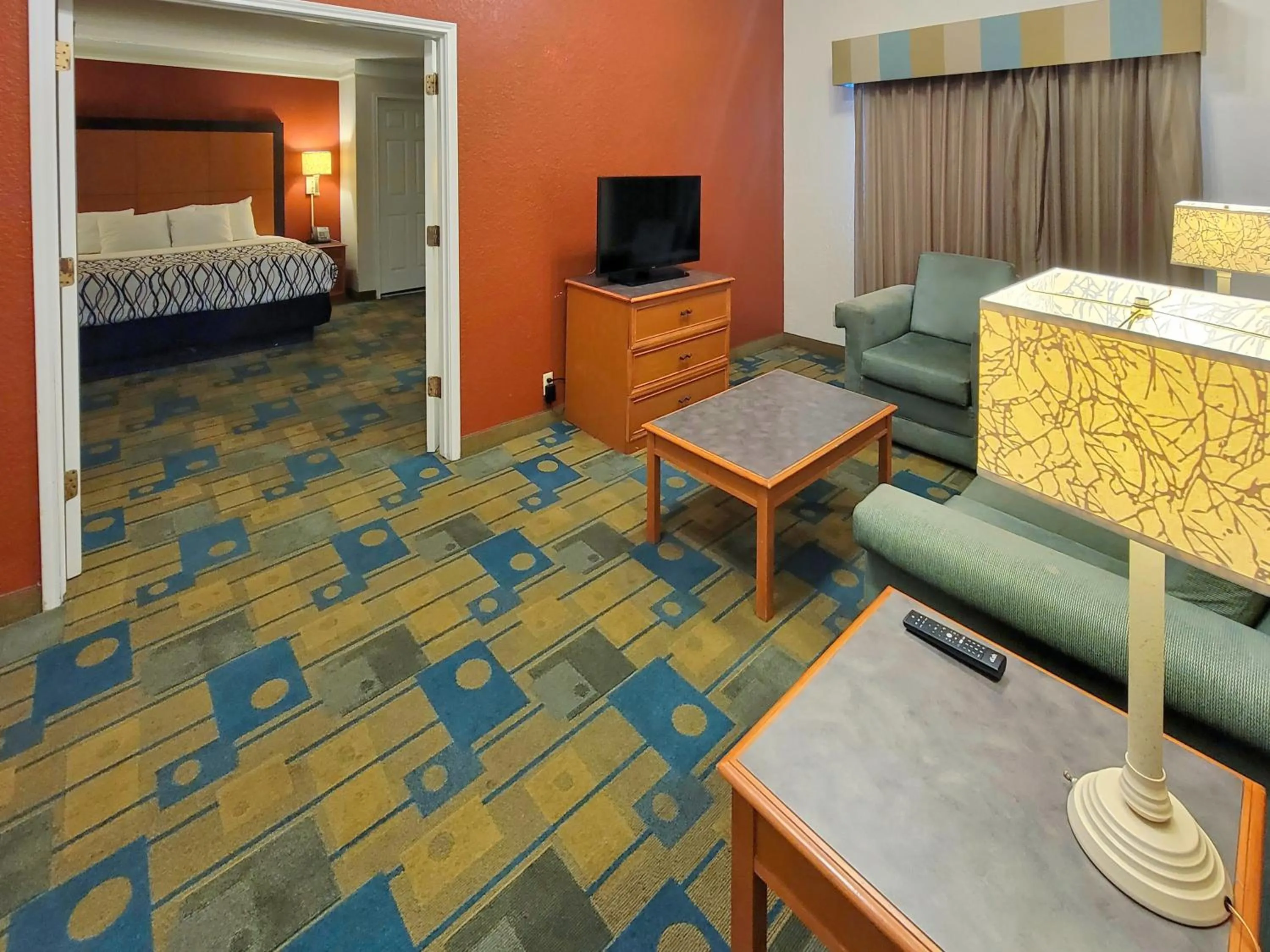One Bedroom King Suite in La Quinta Inn by Wyndham Amarillo West Medical Center