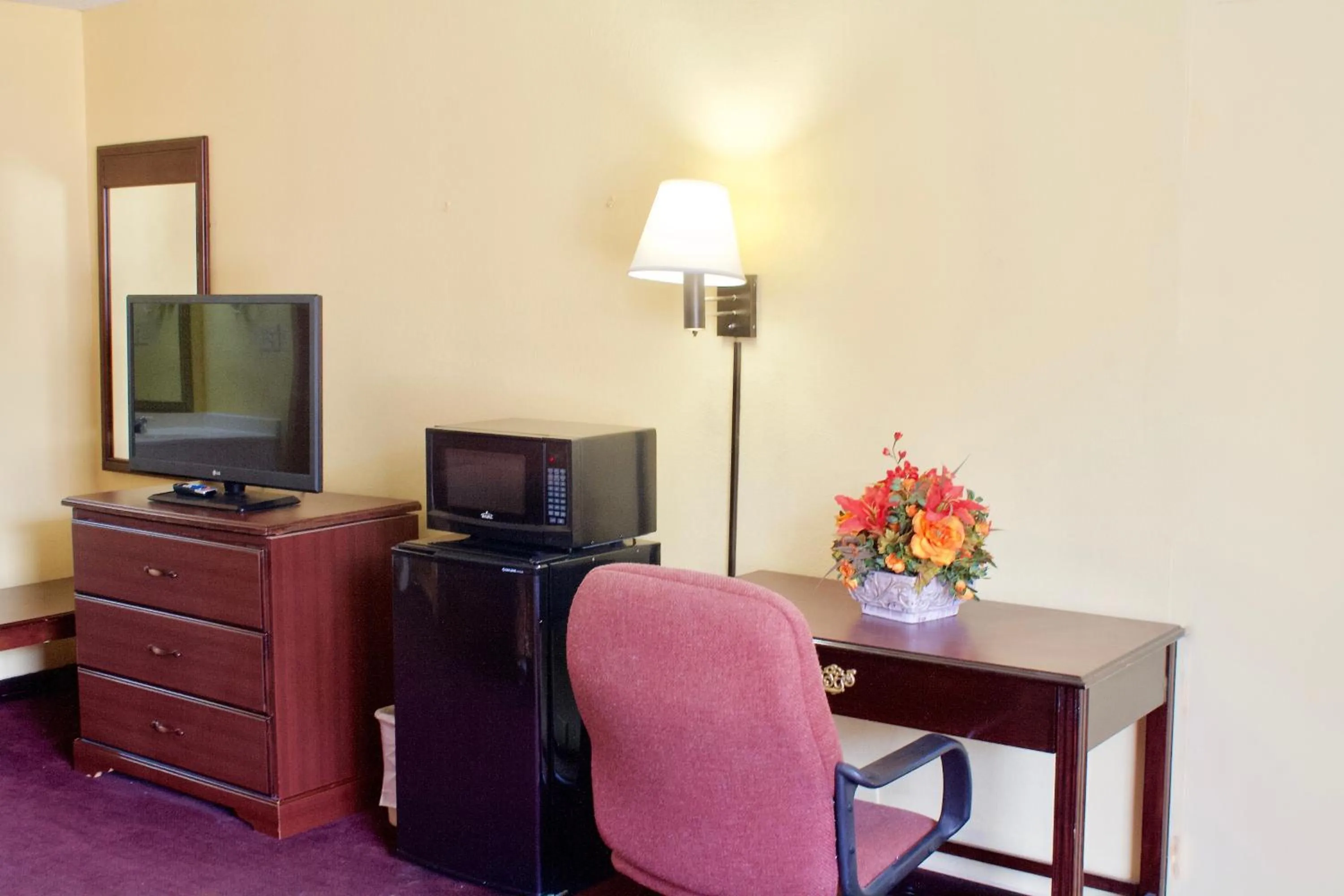 Queen Room with Two Queen Beds - Non-Smoking in Relax Inn - Monroe