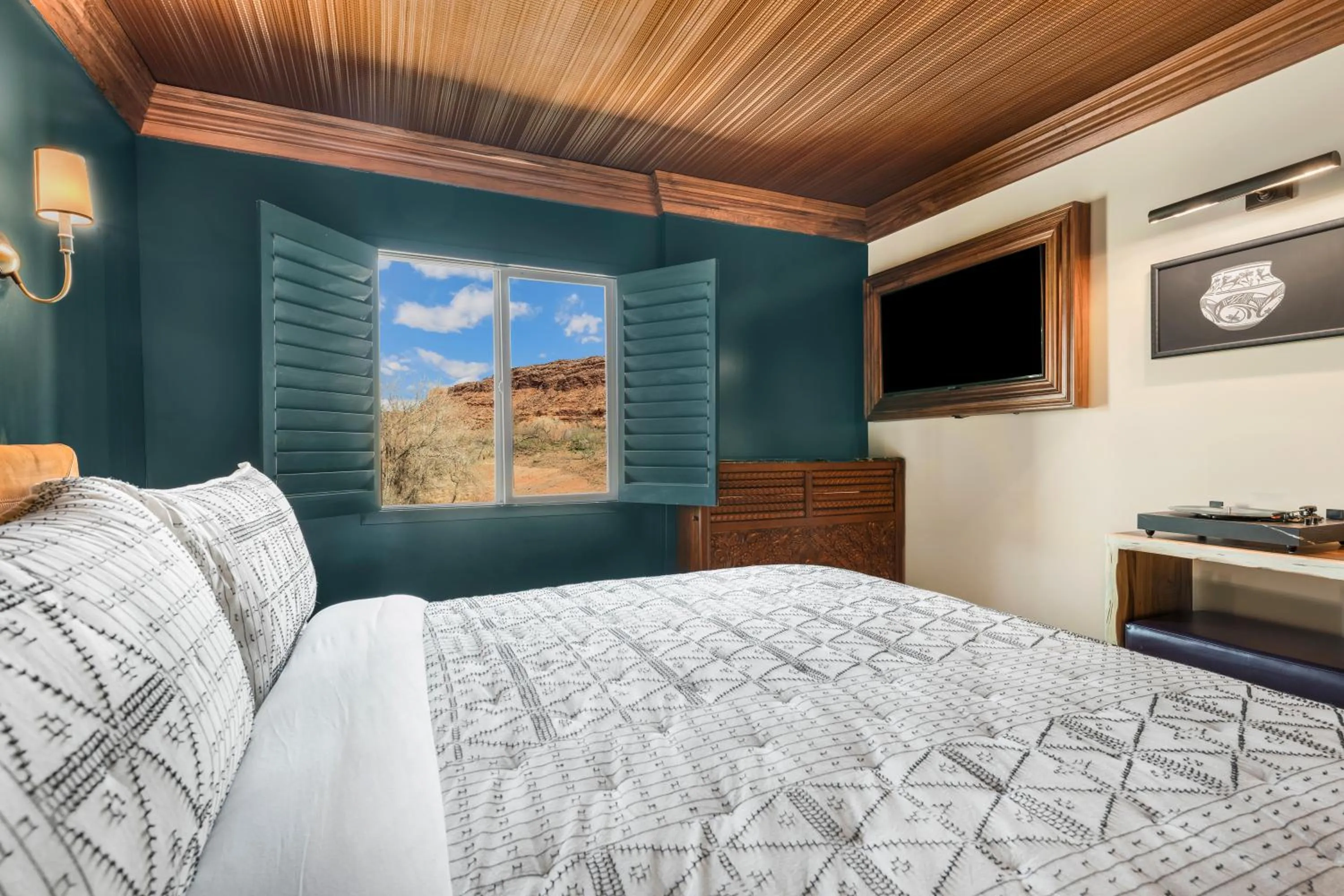 Queen Room - Non-Smoking in Wolfe's Hotel Moab