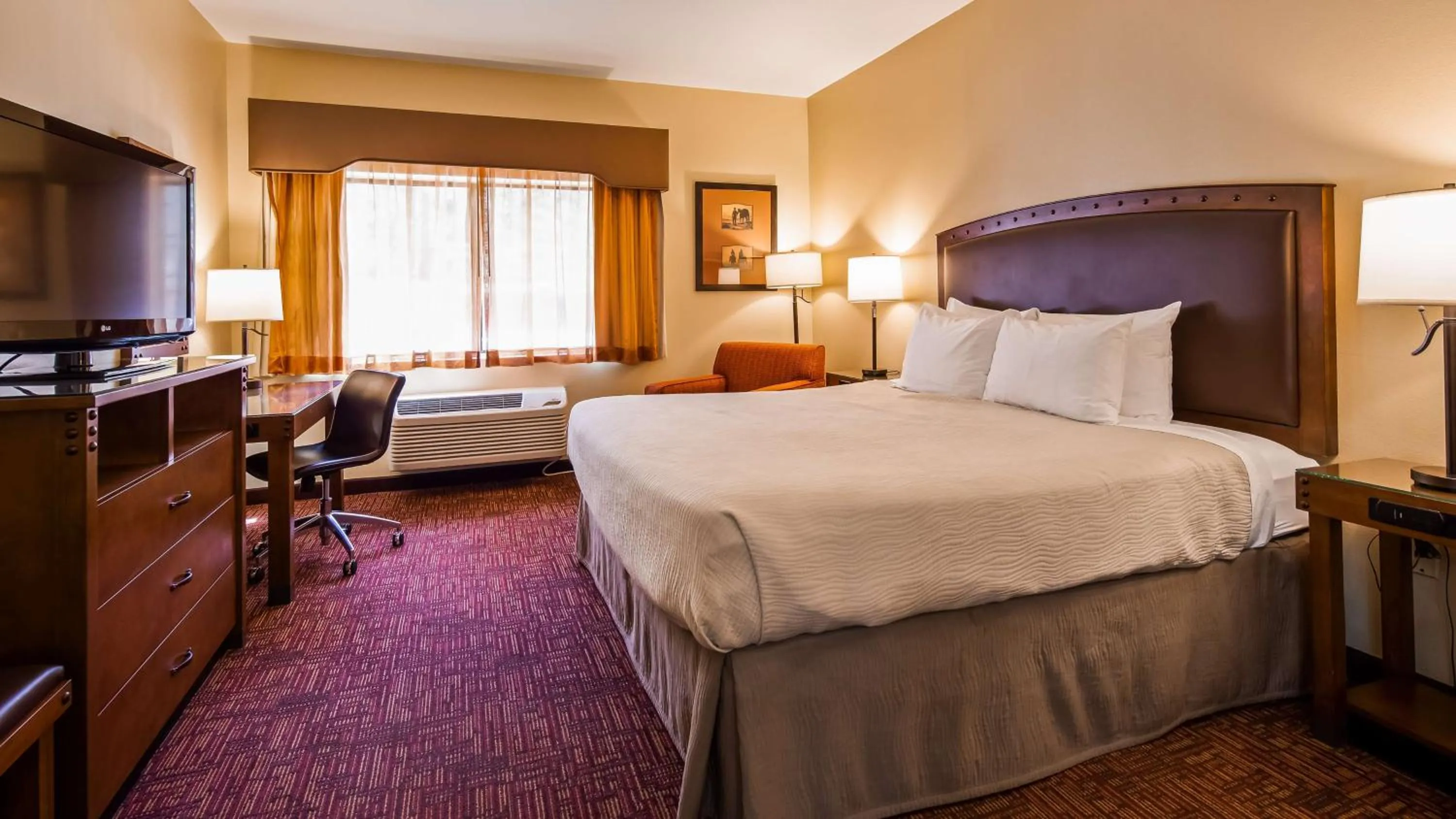 King Room - Pet Friendly in Best Western Plus Inn of Williams