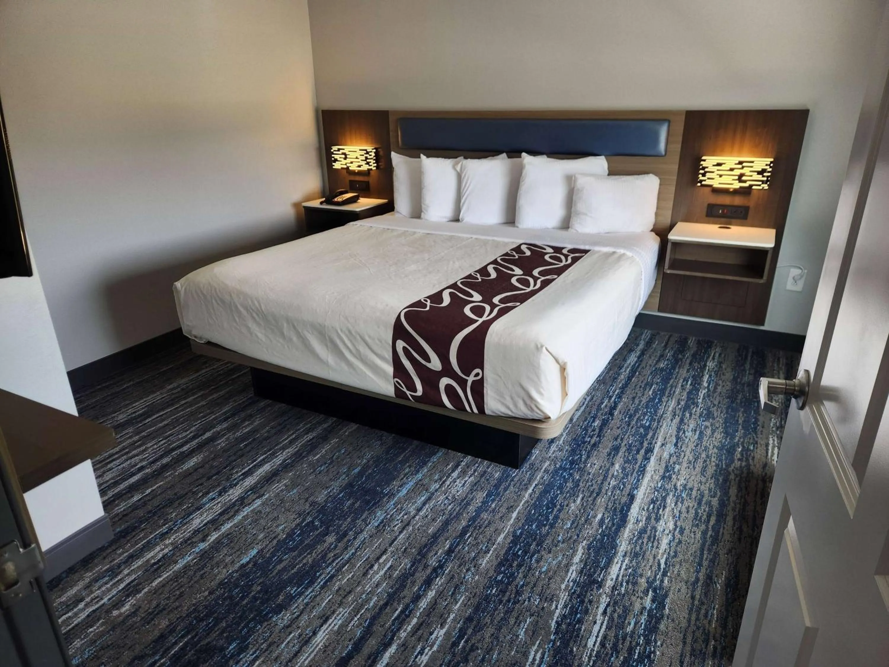 One Bedroom King Suite - Non-Smoking in La Quinta by Wyndham Warner Robins - Robins AFB