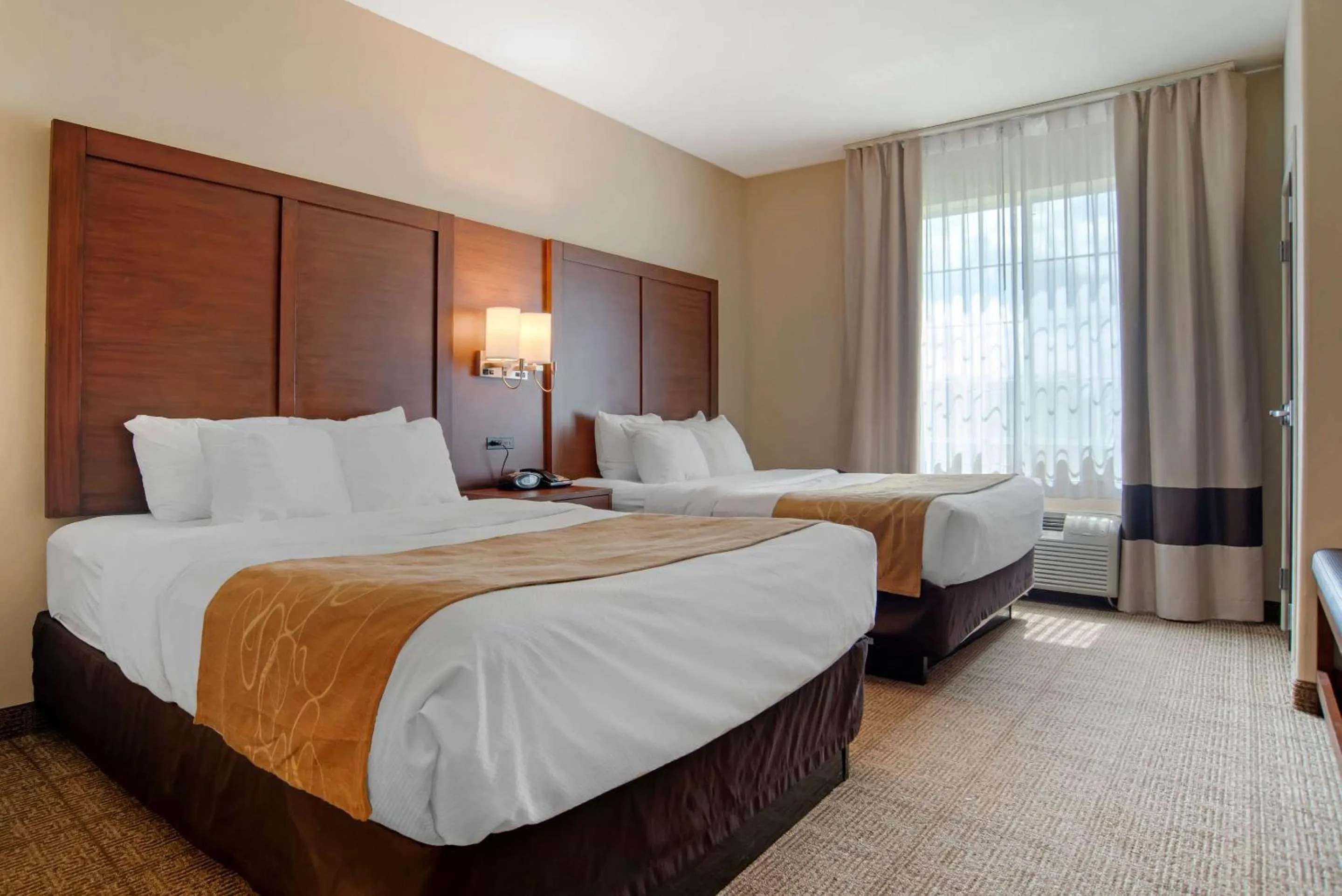 Queen Suite - Non-Smoking in Comfort Suites