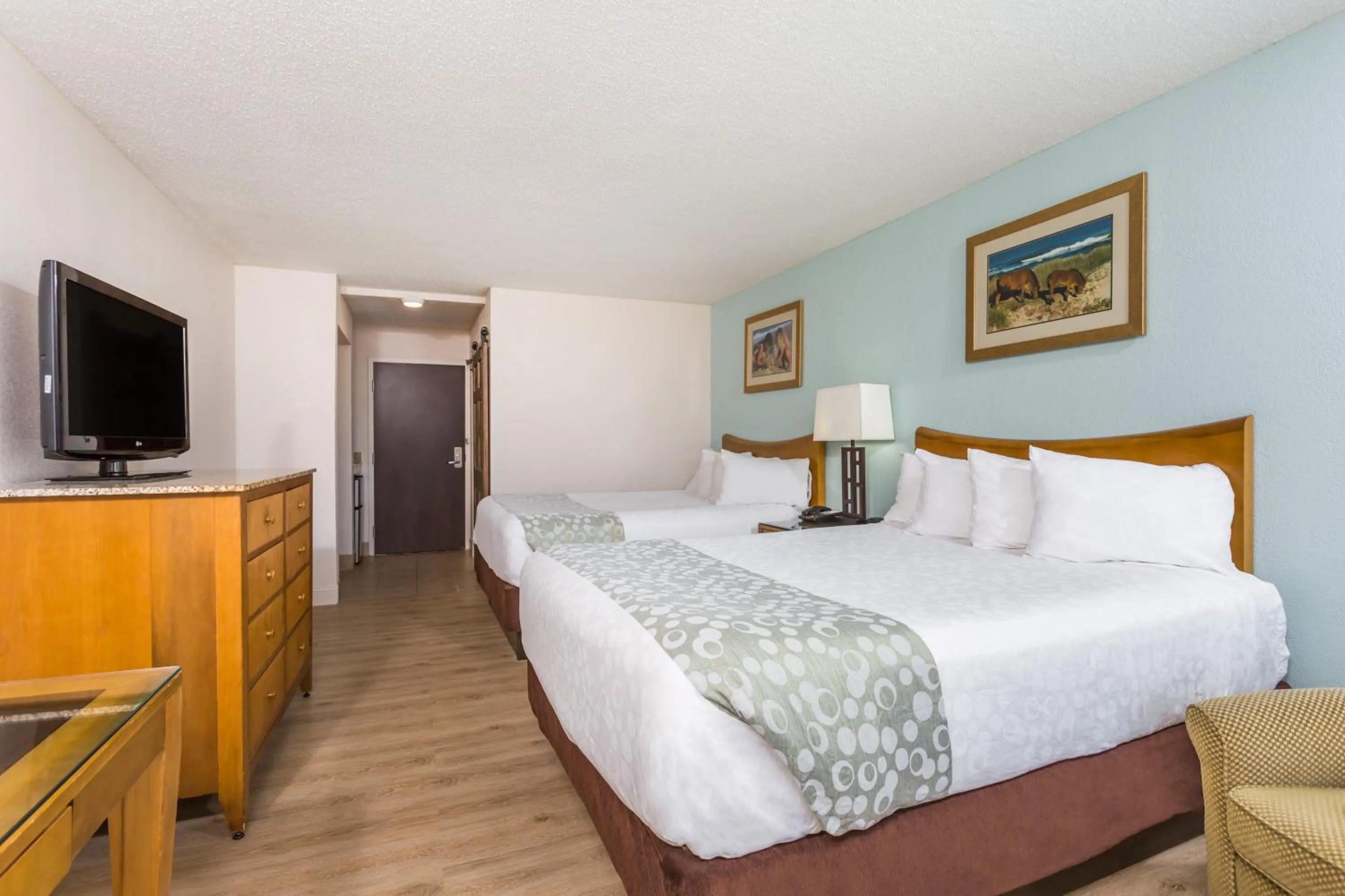 Queen Room with Two Queen Beds and City View - Mobility Access/Non-Smoking in Ramada Plaza by Wyndham Nags Head Oceanfront