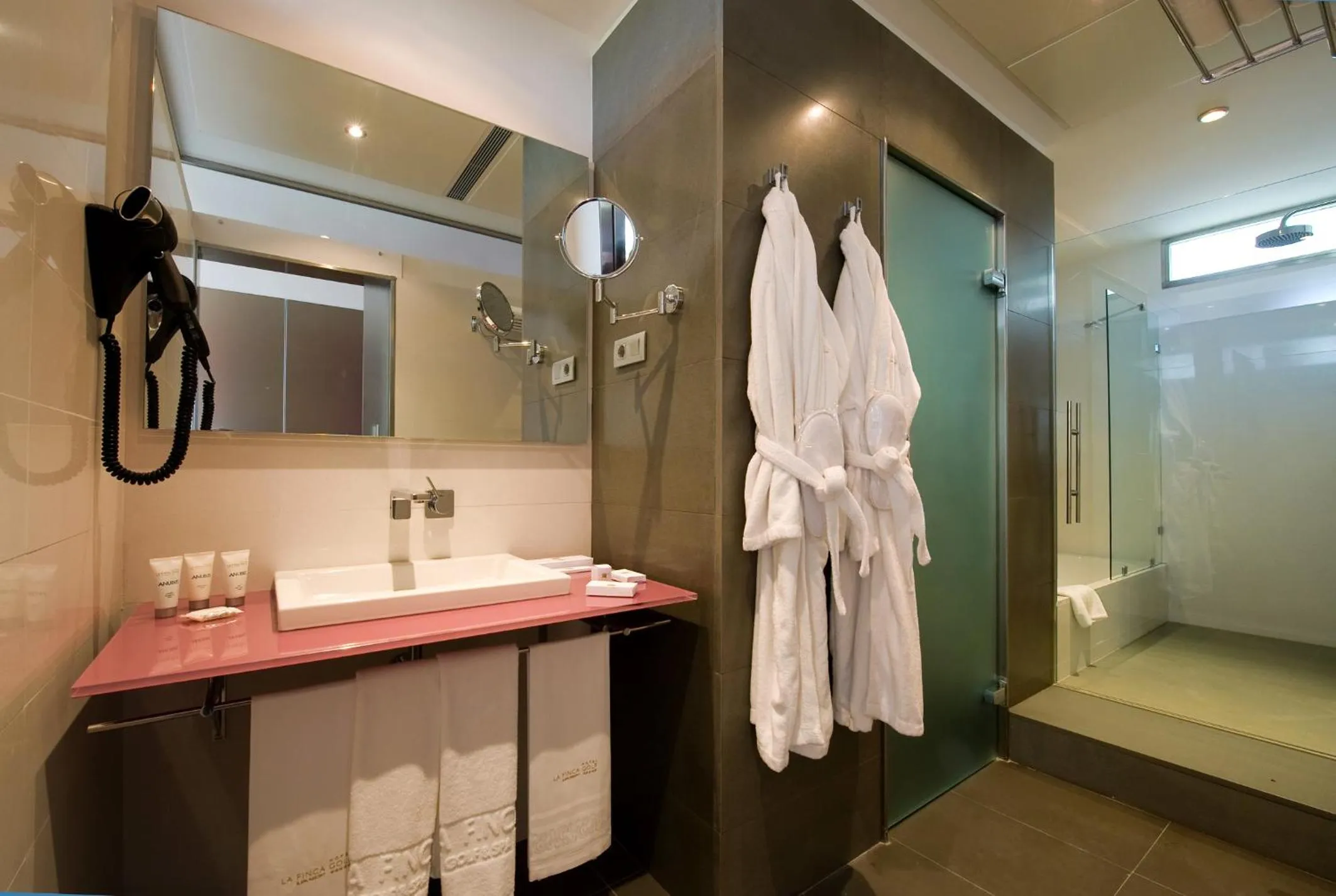 Deluxe Twin Room in La Finca Resort