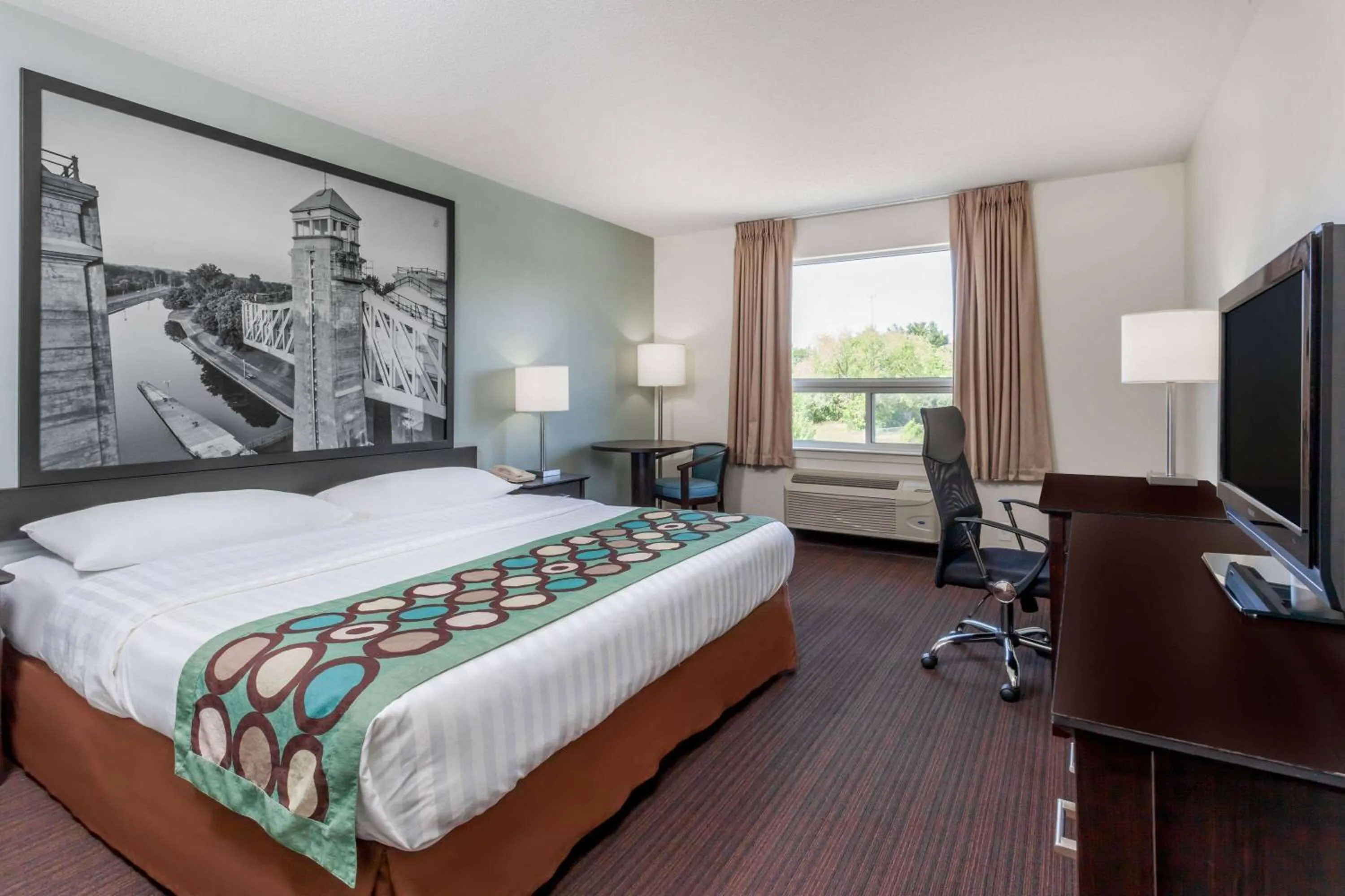 King Room - Non-Smoking in Super 8 by Wyndham Peterborough