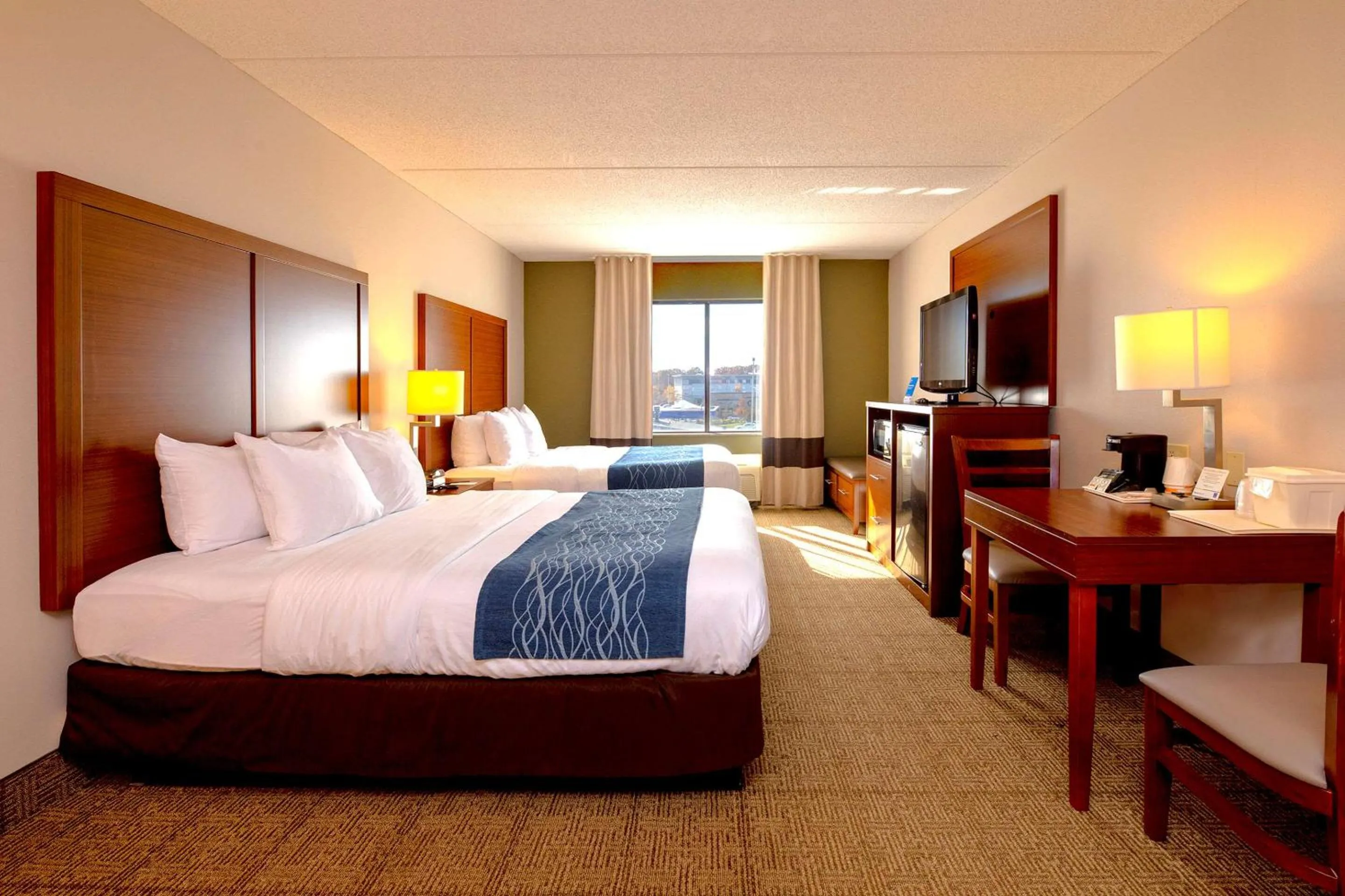 Queen Room with Two Queen Beds - Non-Smoking in Comfort Inn Near Quantico Main Gate North