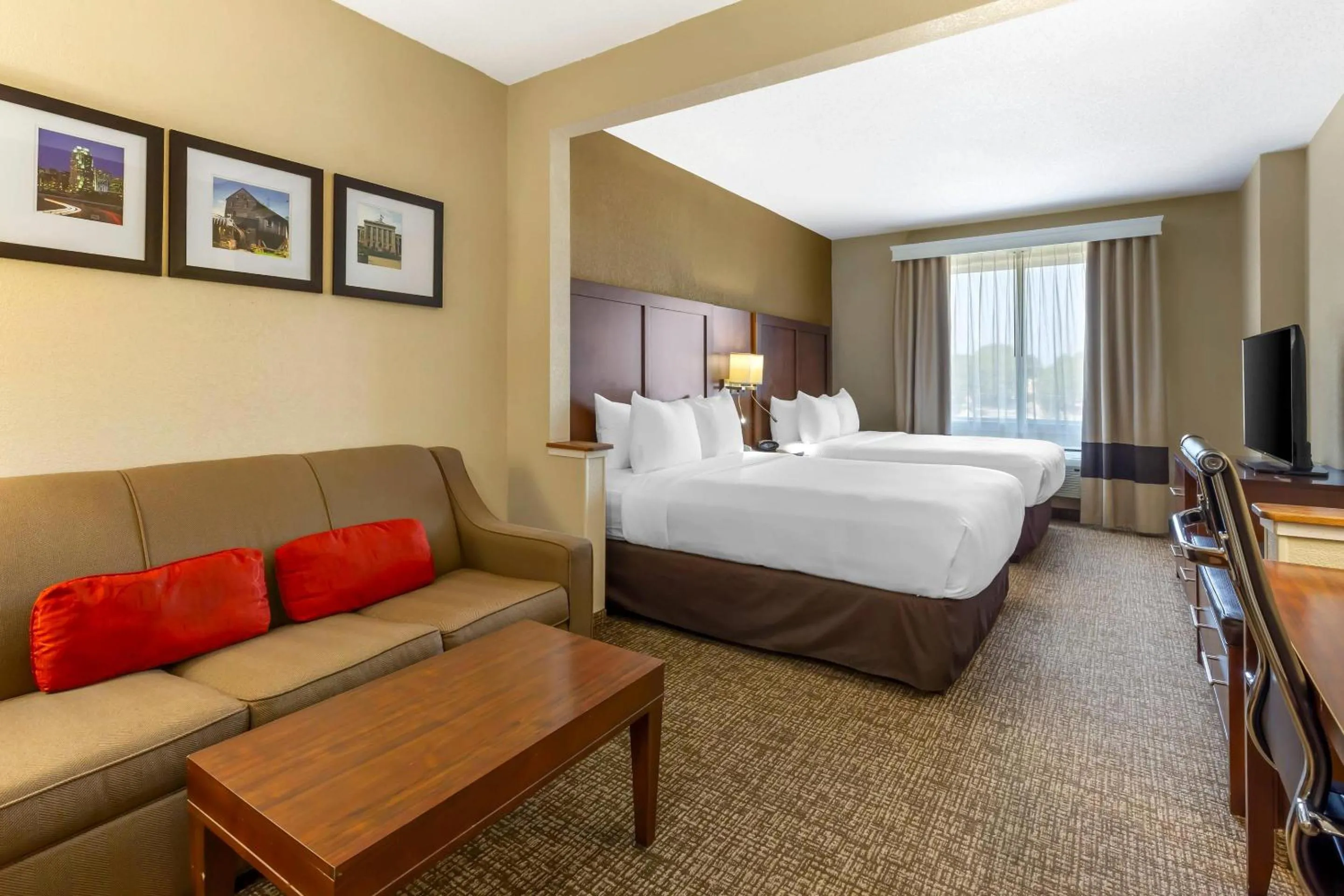 Queen Suite with Two Queen Beds - Non-Smoking in Comfort Suites Raleigh Walnut Creek