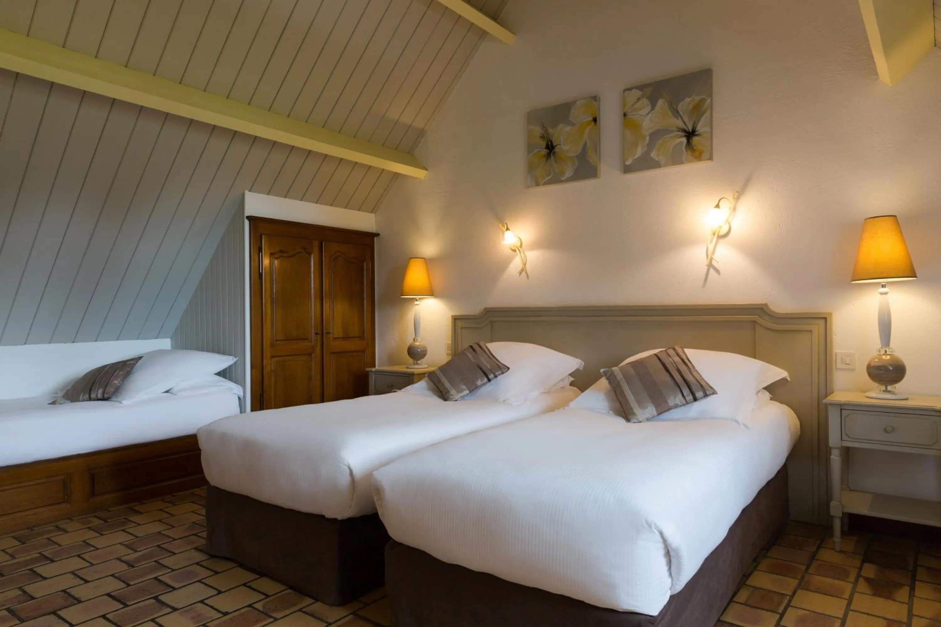 Superior Triple Room in L'Orée des Chênes, The Originals Relais