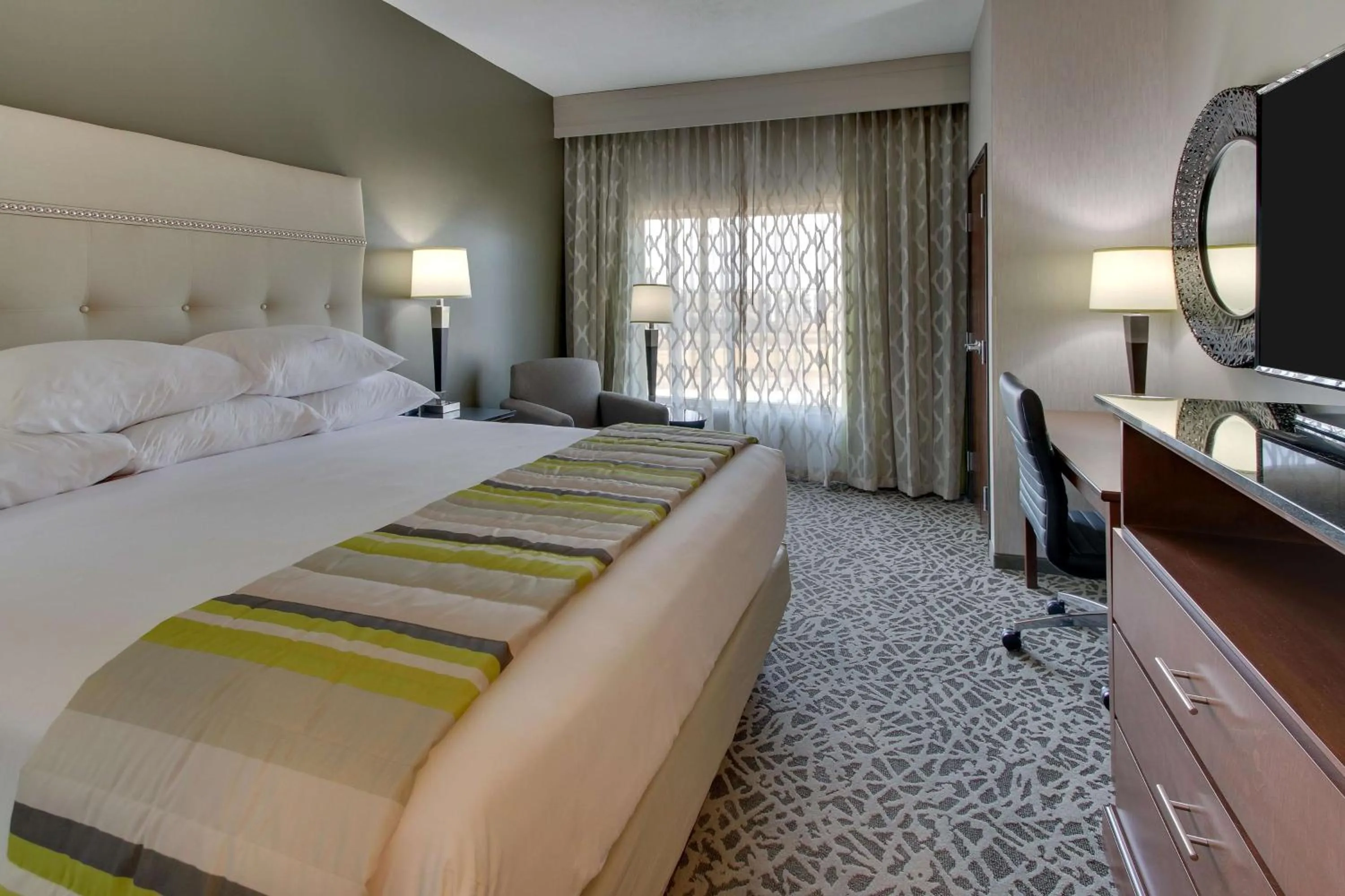 Superior King Room - Hearing Accessible, Roll-in Shower in Drury Inn & Suites Columbus Polaris