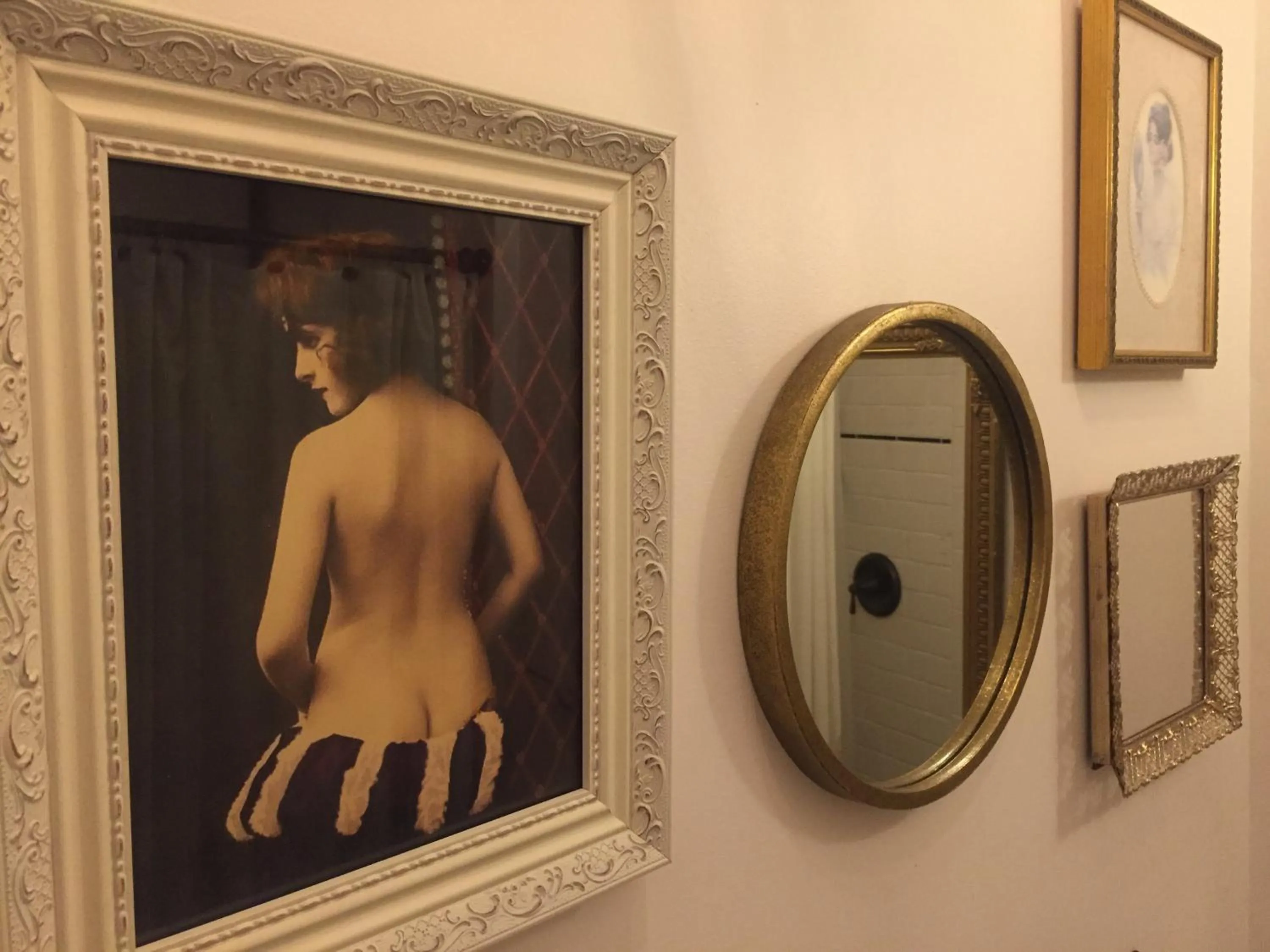 Deluxe Suite in Painted Lady Bed & Brew