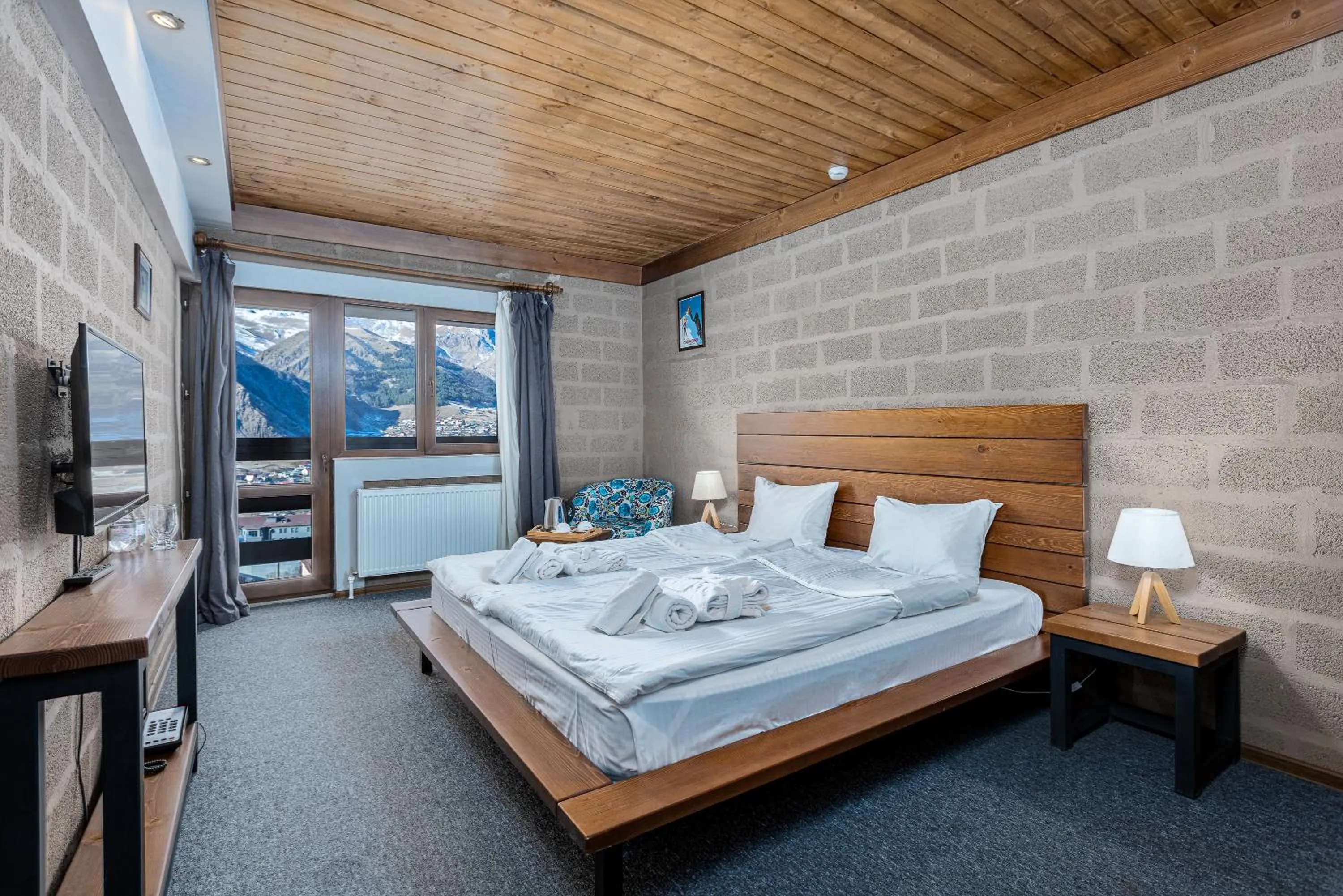 King Room with Mountain View in Alpine Lounge Boutique Hotel