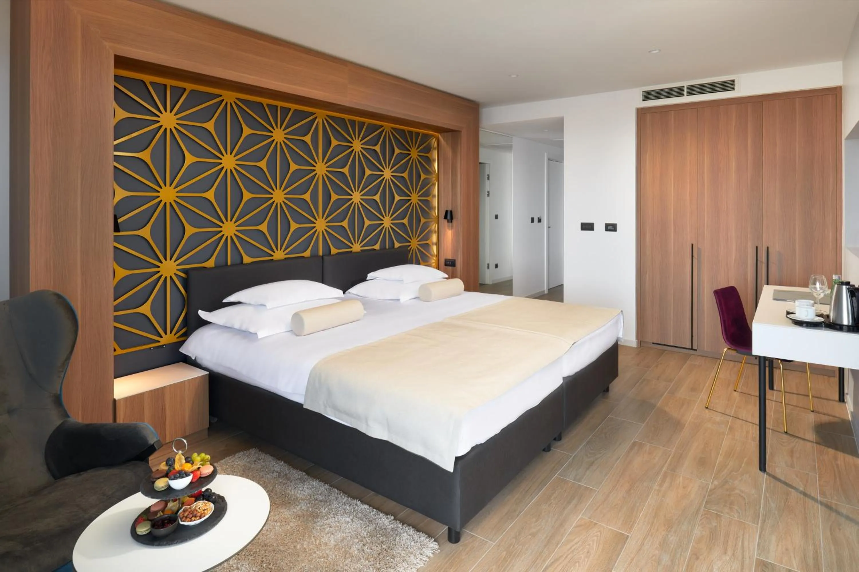 Deluxe Double or Twin Room with Sea View in Amphora Hotel