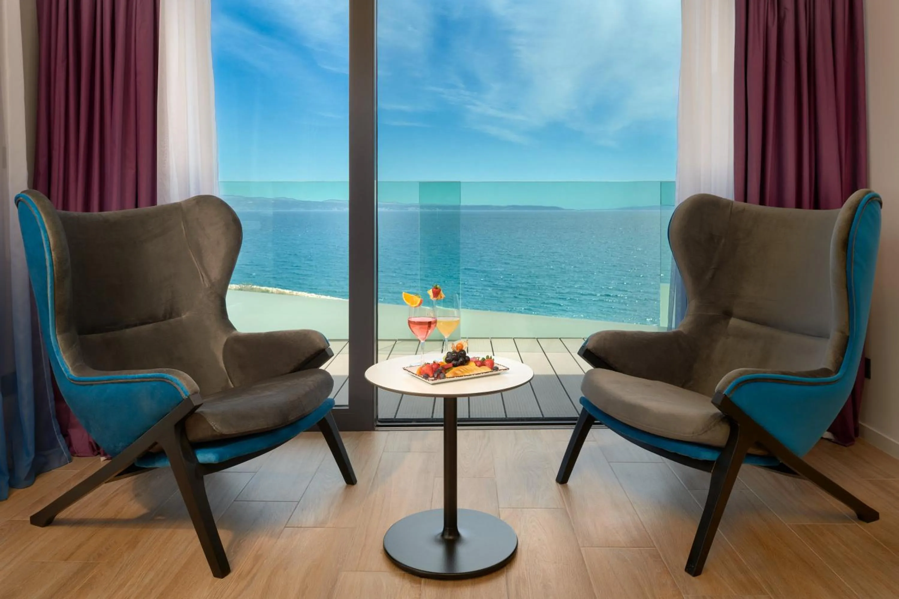 Deluxe Suite with Sea View in Amphora Hotel