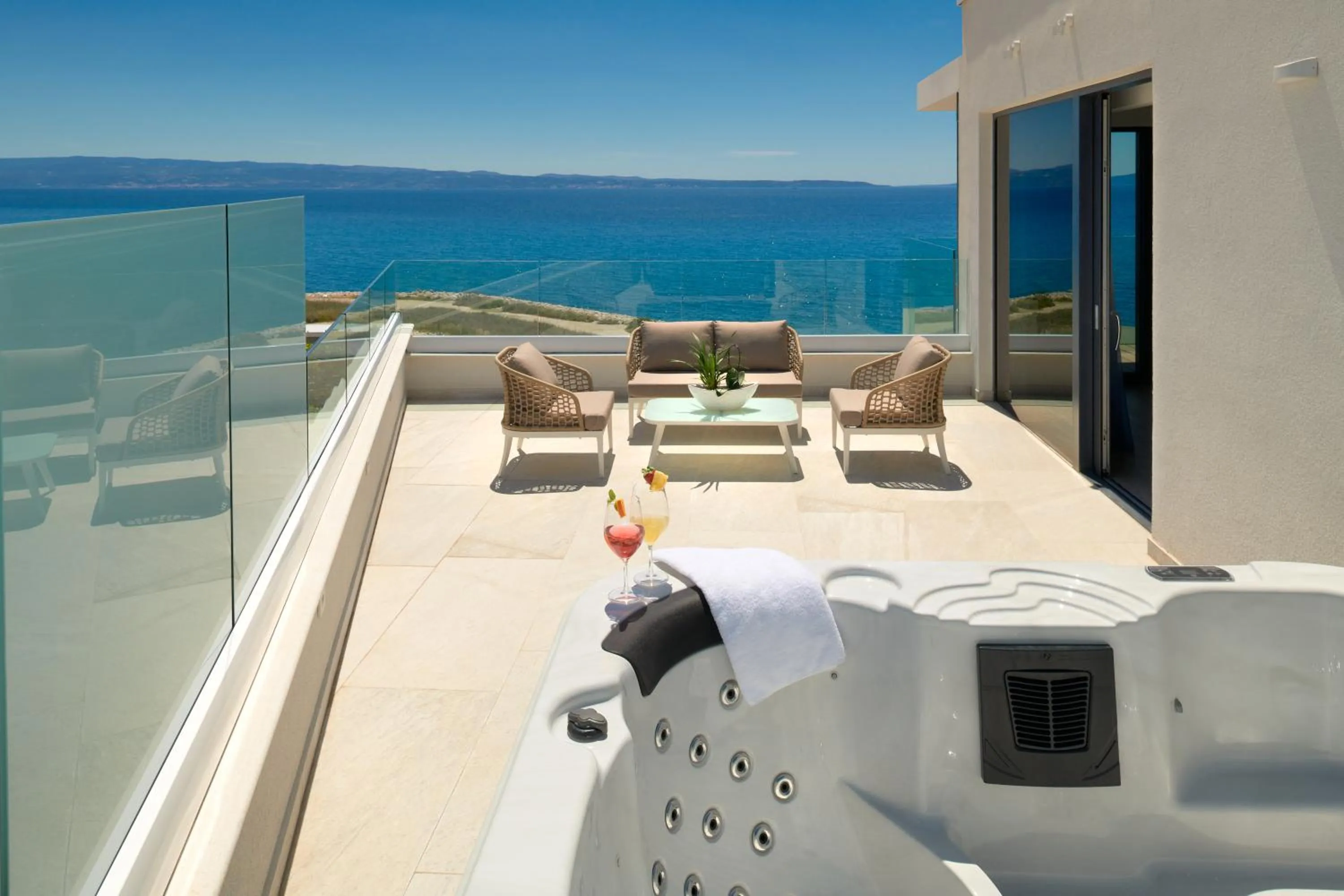 Suite with Hot Tub in Amphora Hotel