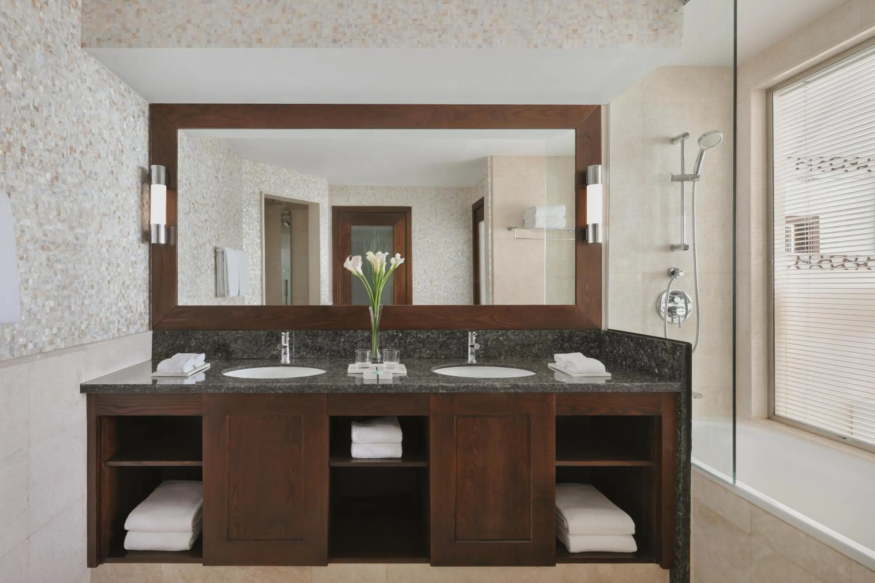 Sea View Junior Suite with Balcony- Full Ain Dubai View-Coral Lounge Access in JA Ocean View Hotel, Jumeirah Beach Dubai