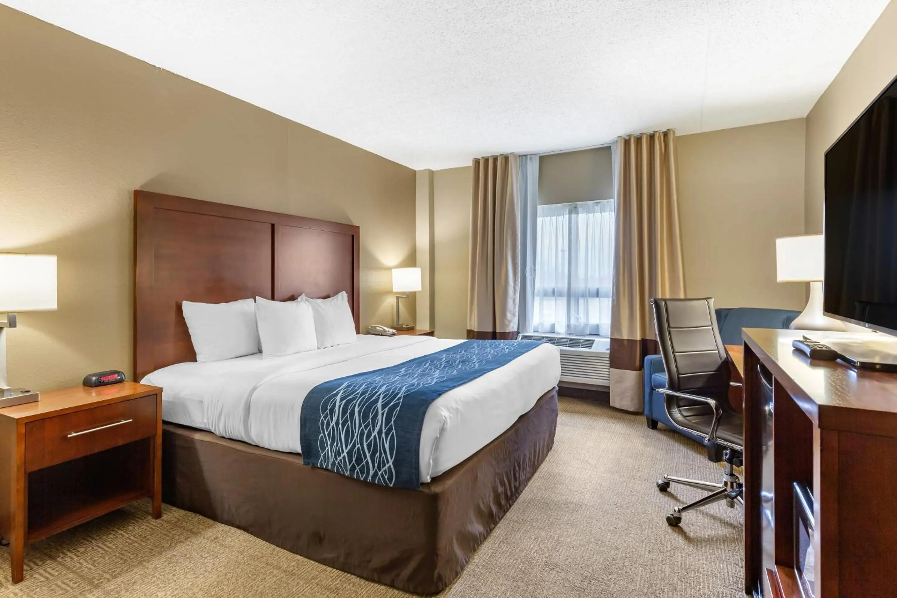 King Room - Disability Access - Non-Smoking in Comfort Inn Aikens Center
