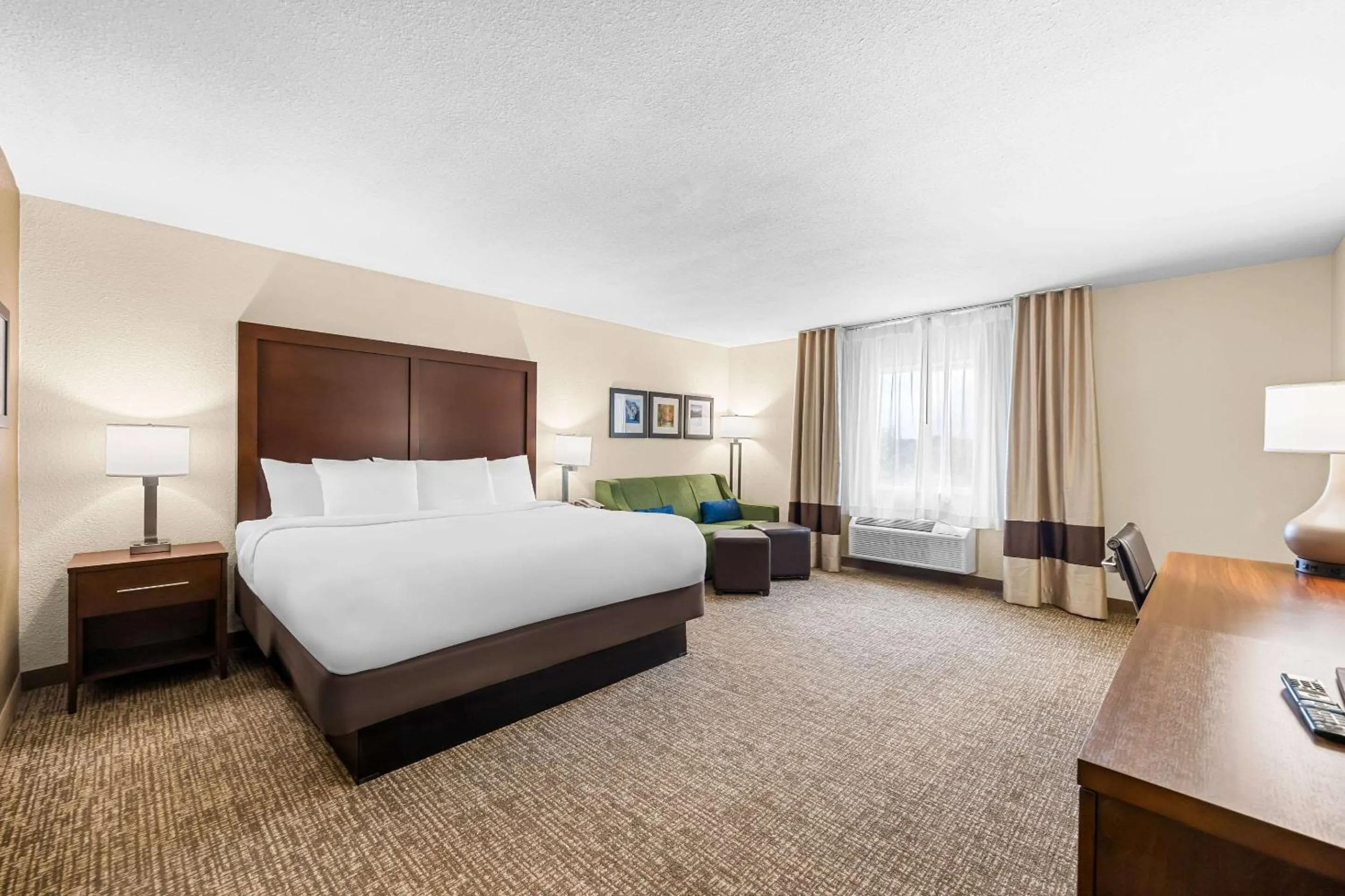King Suite - Non-Smoking in Comfort Inn & Suites Pueblo