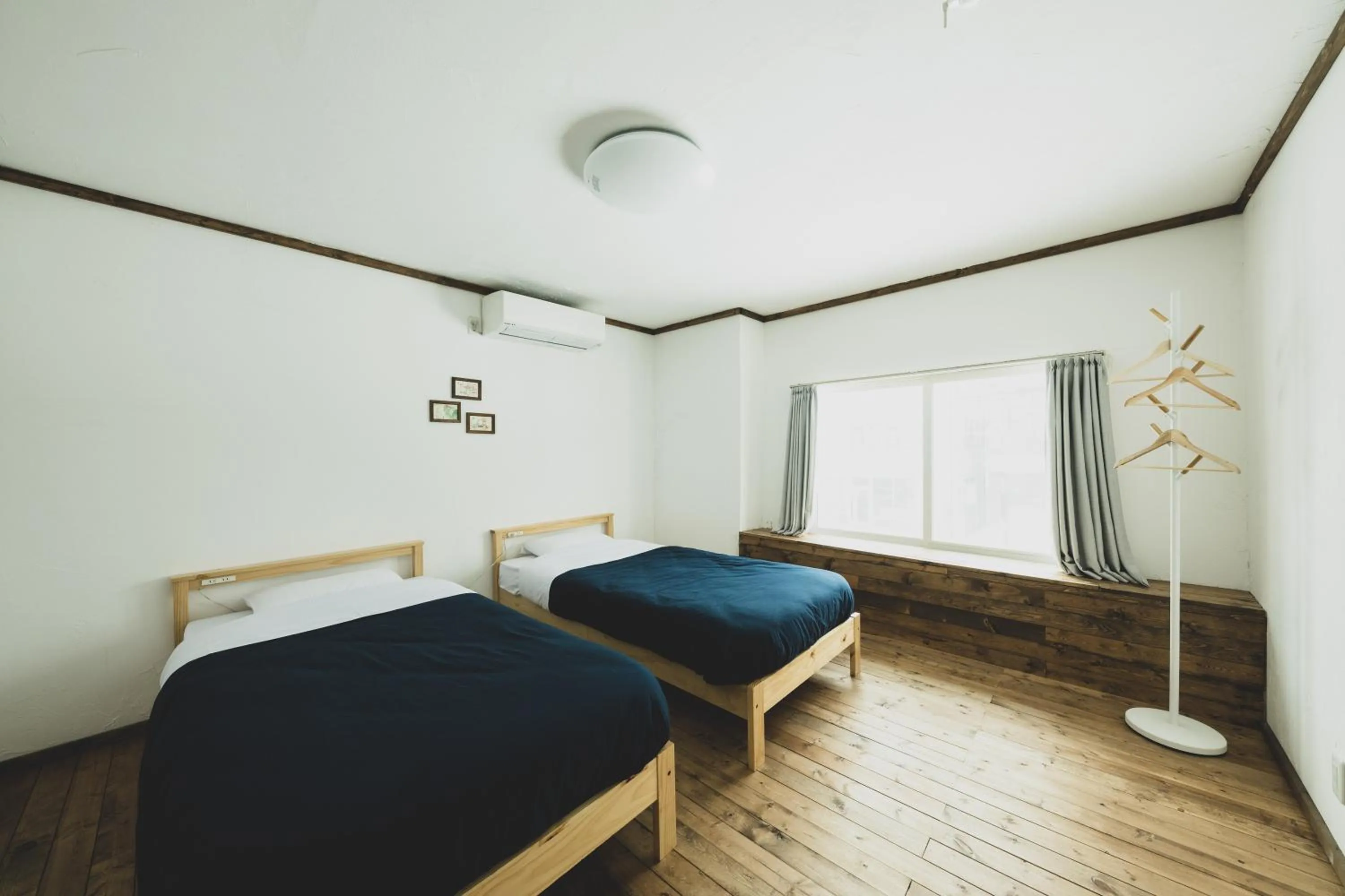 Standard Twin Room in Otaru Tap Room & Hostel