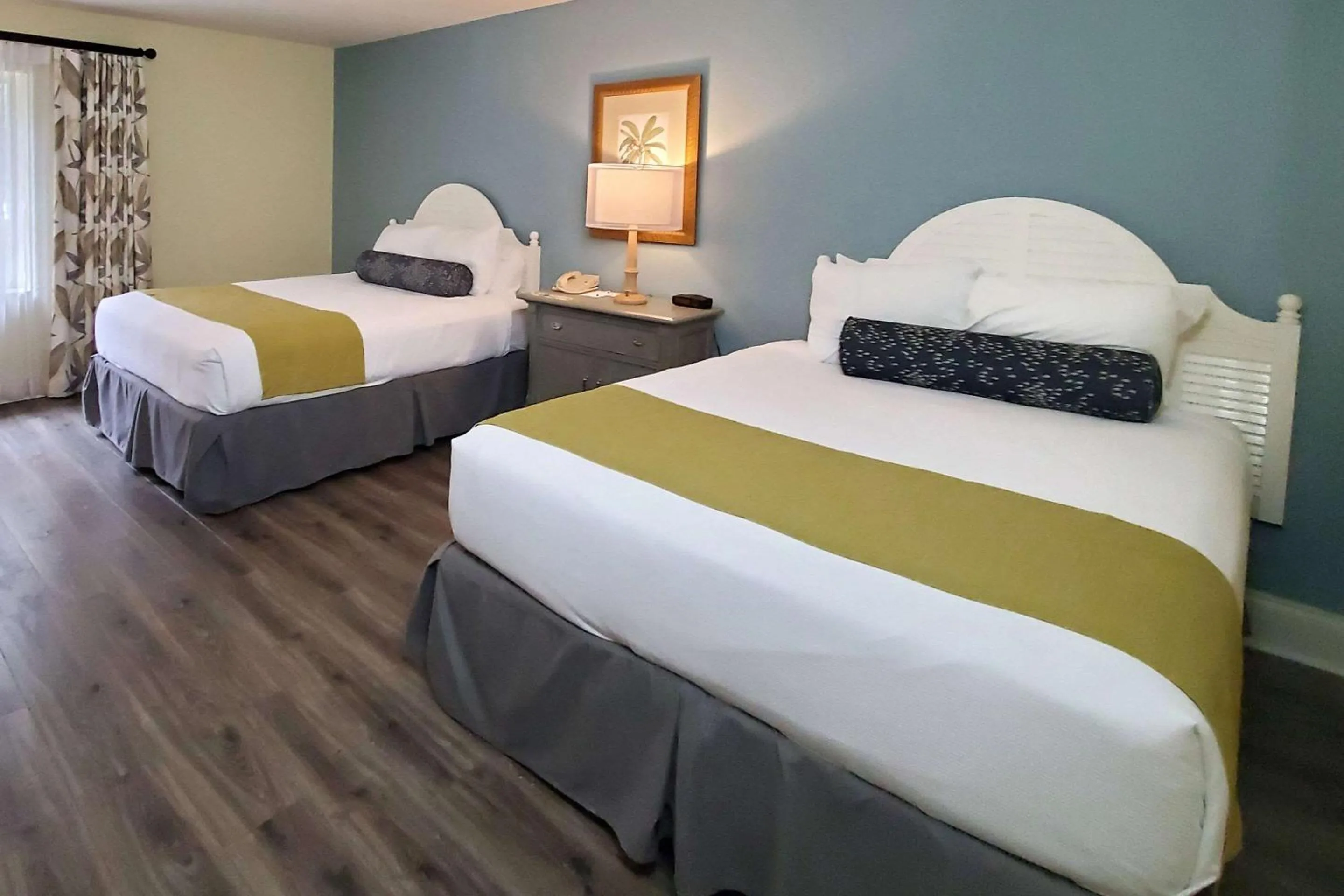 Queen Suite with Two Queen Beds Waterfront  - Non Smoking/Upper Floor in Plantation Resort on Crystal River, Ascend Hotel Collection