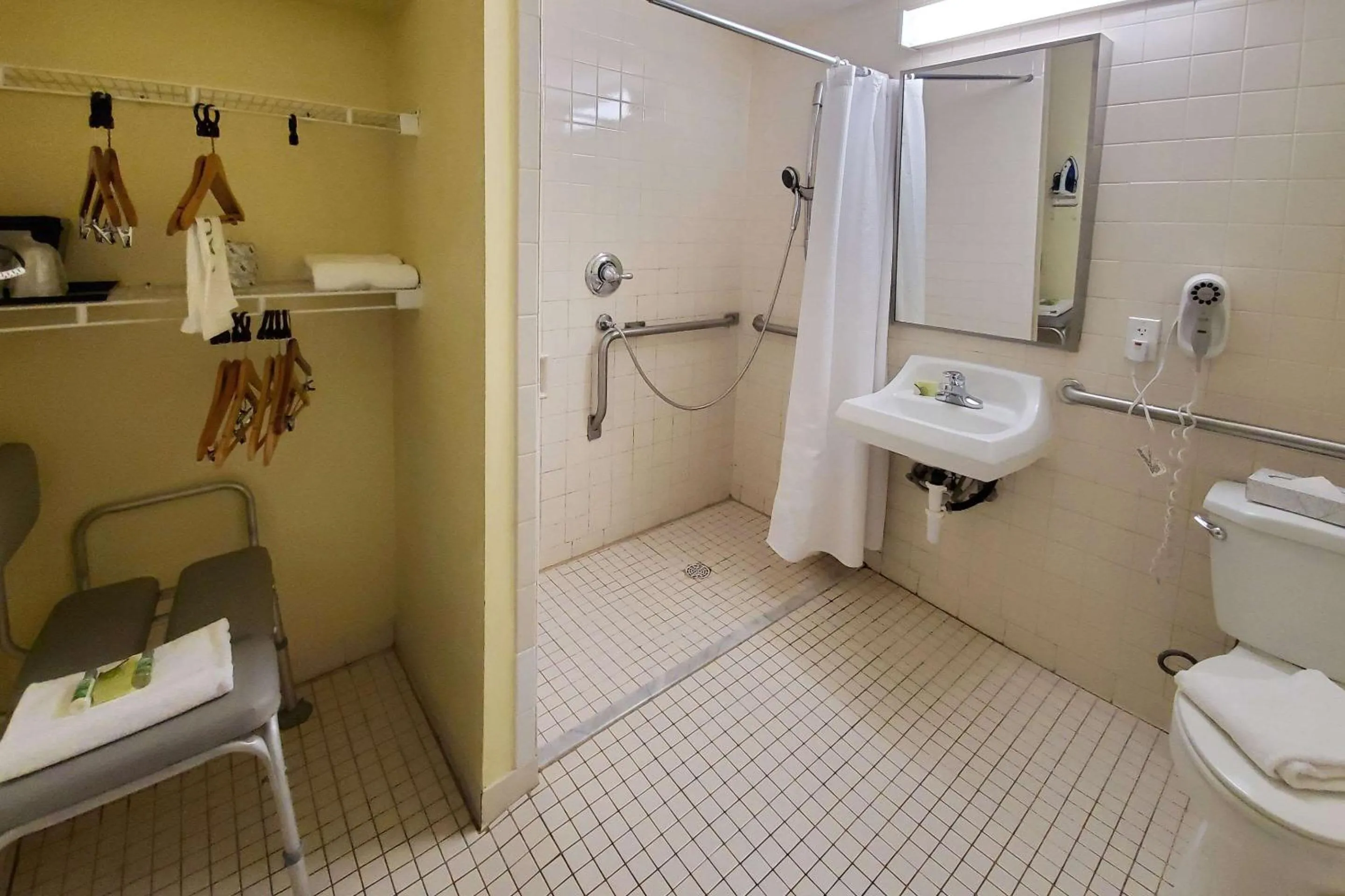 Queen Room with Two Queen Beds - Disability Access in Plantation Resort on Crystal River, Ascend Hotel Collection