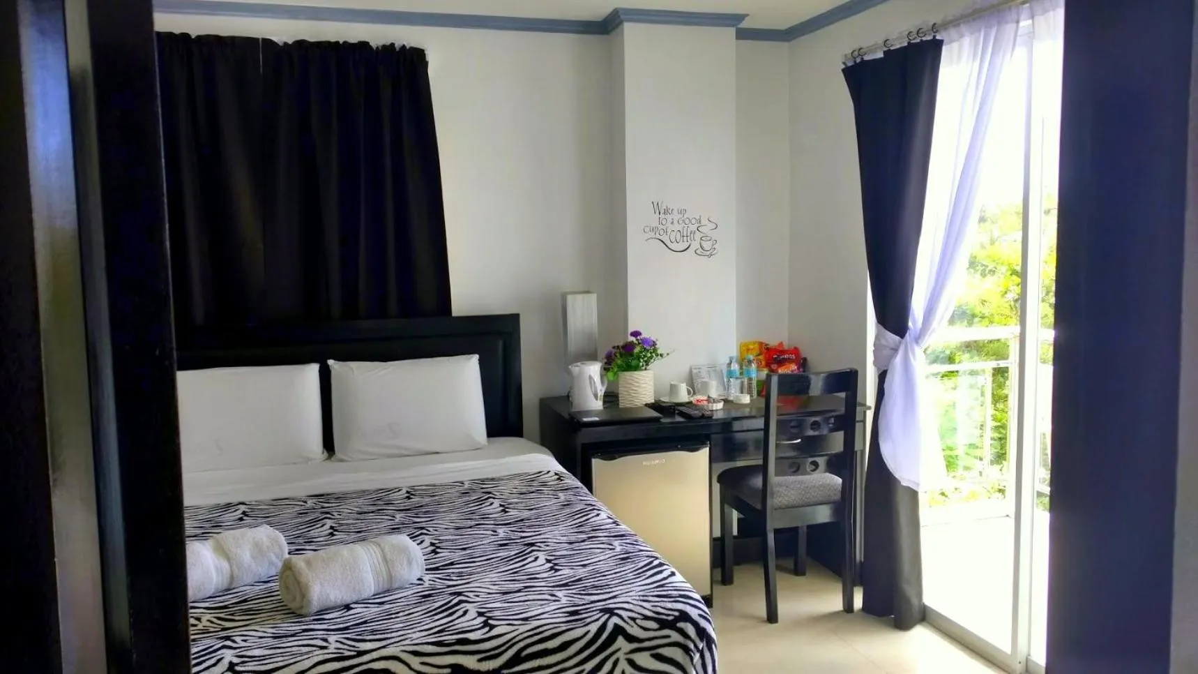 Deluxe Double Room with Garden View in Bohol South Beach Hotel