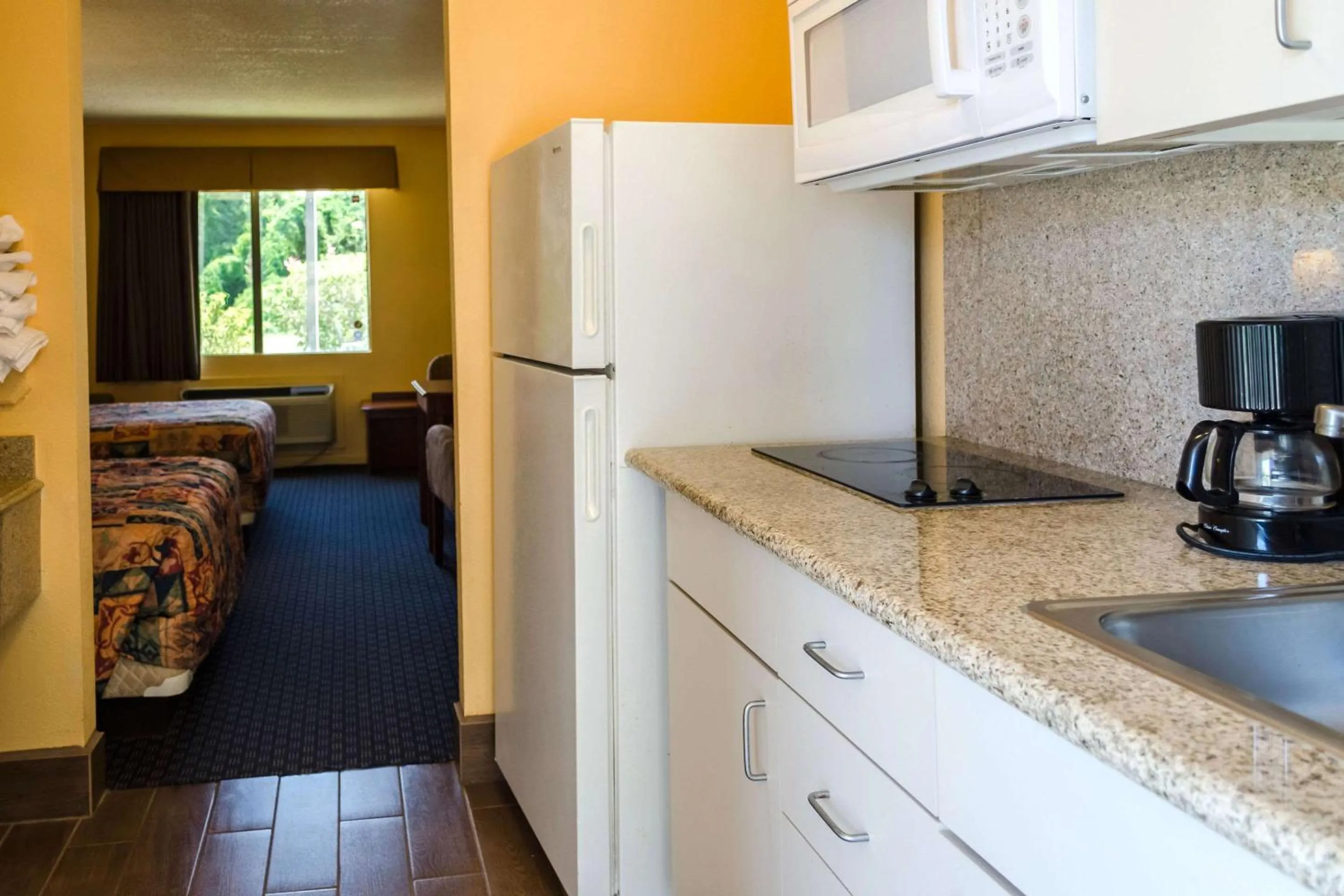 Double Room with Two Double Beds - Non-Smoking in Rodeway Inn Vicksburg