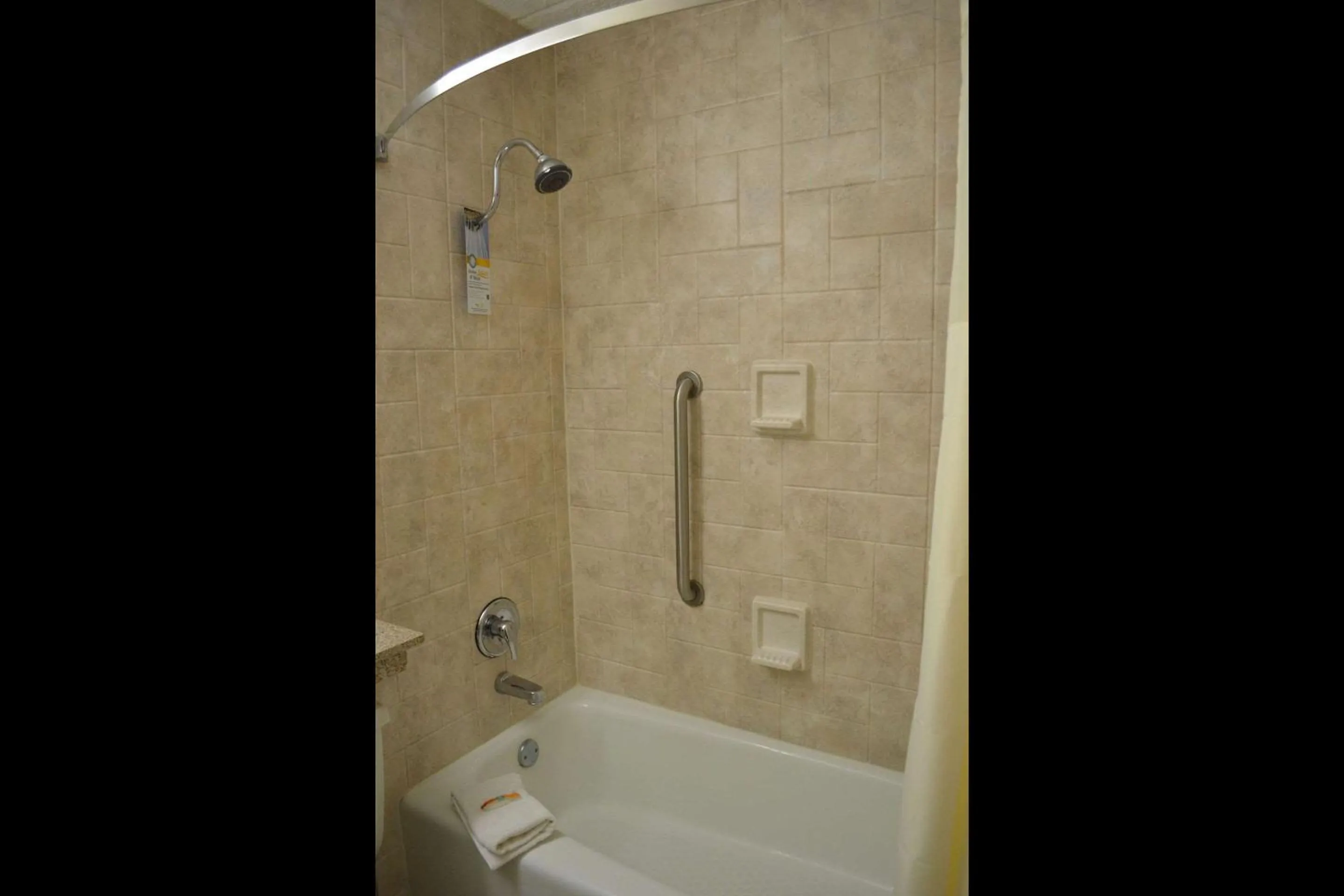 Photo of the whole room in Quality Inn Beckley