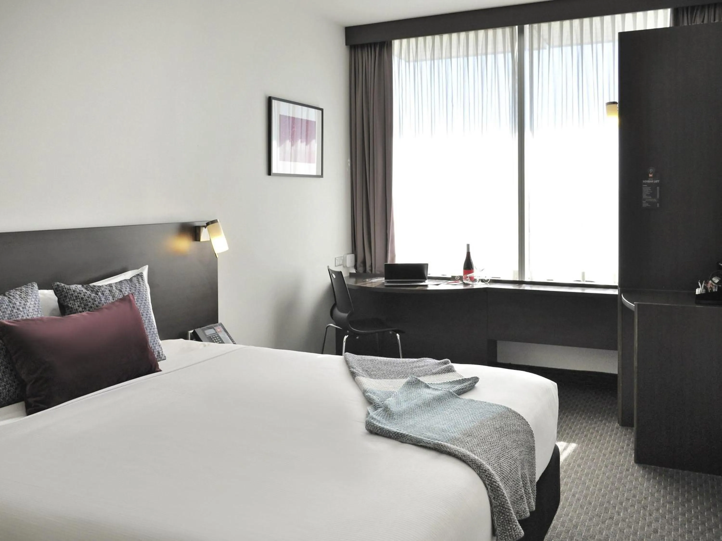 Standard Queen Room in ibis Melbourne - Glen Waverley