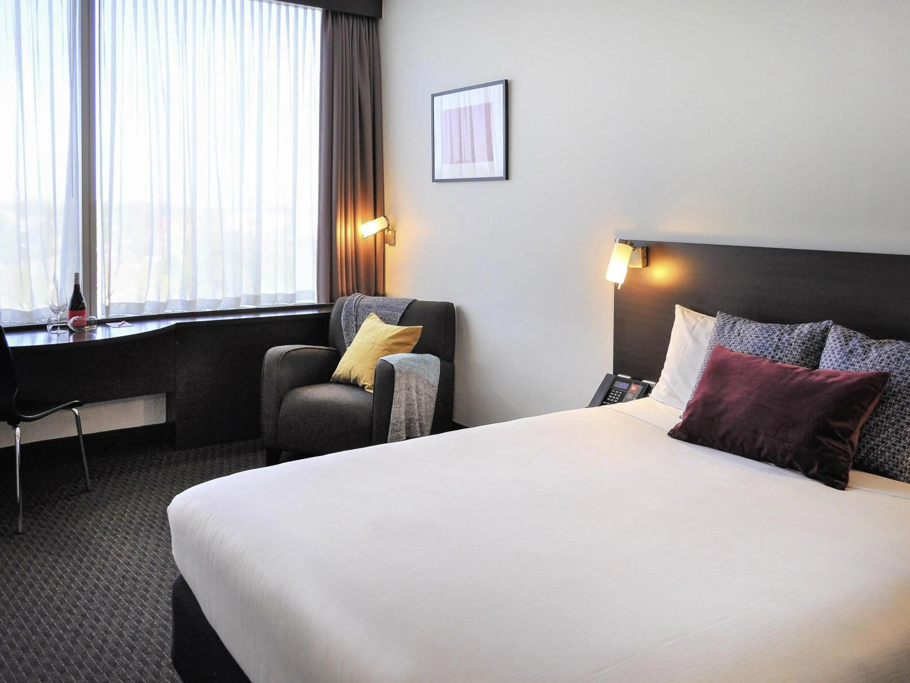 Superior Queen Room in ibis Melbourne - Glen Waverley