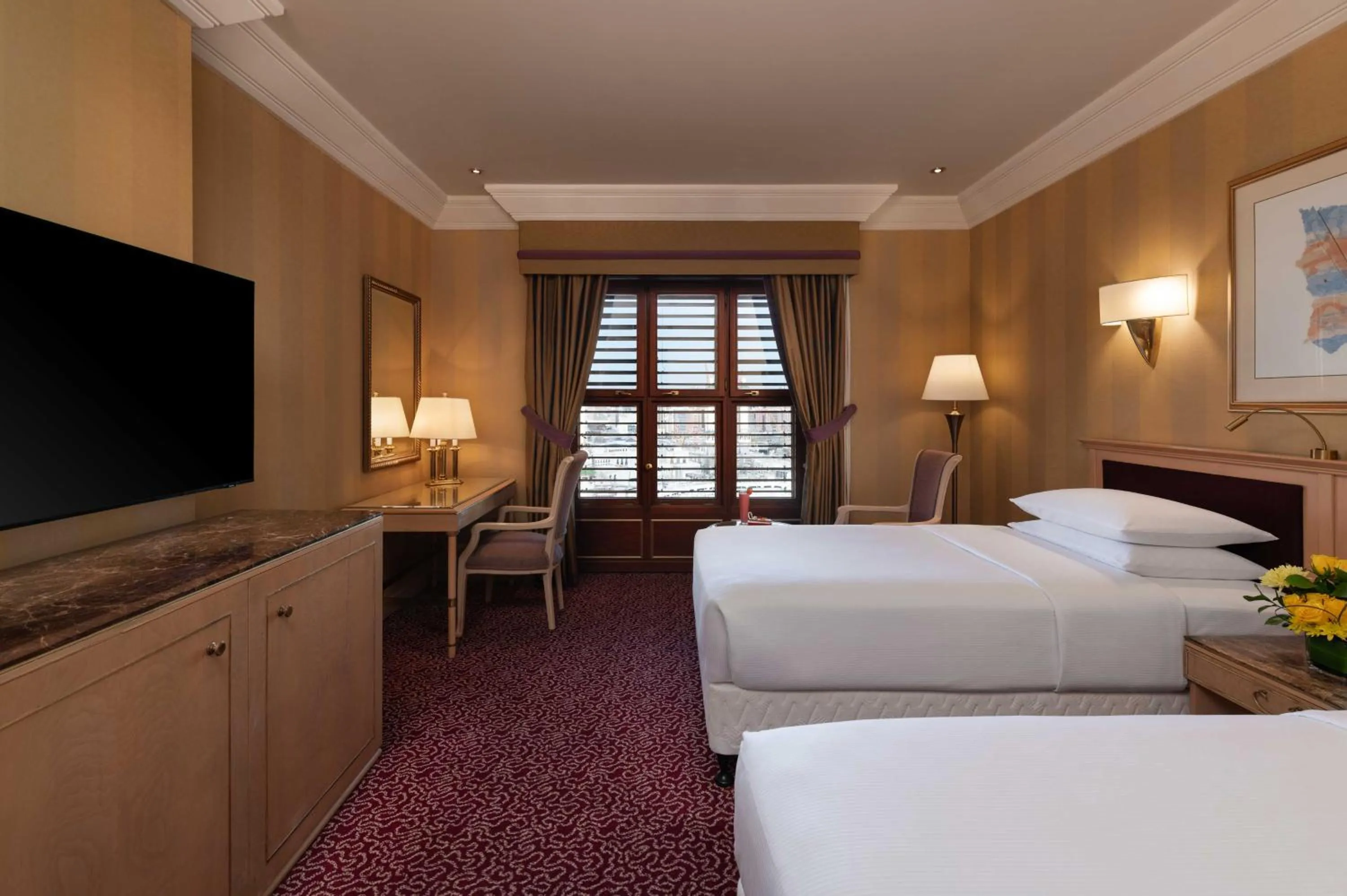 Club Room Partial Haram View with Two Twin Beds in Makkah Hotel