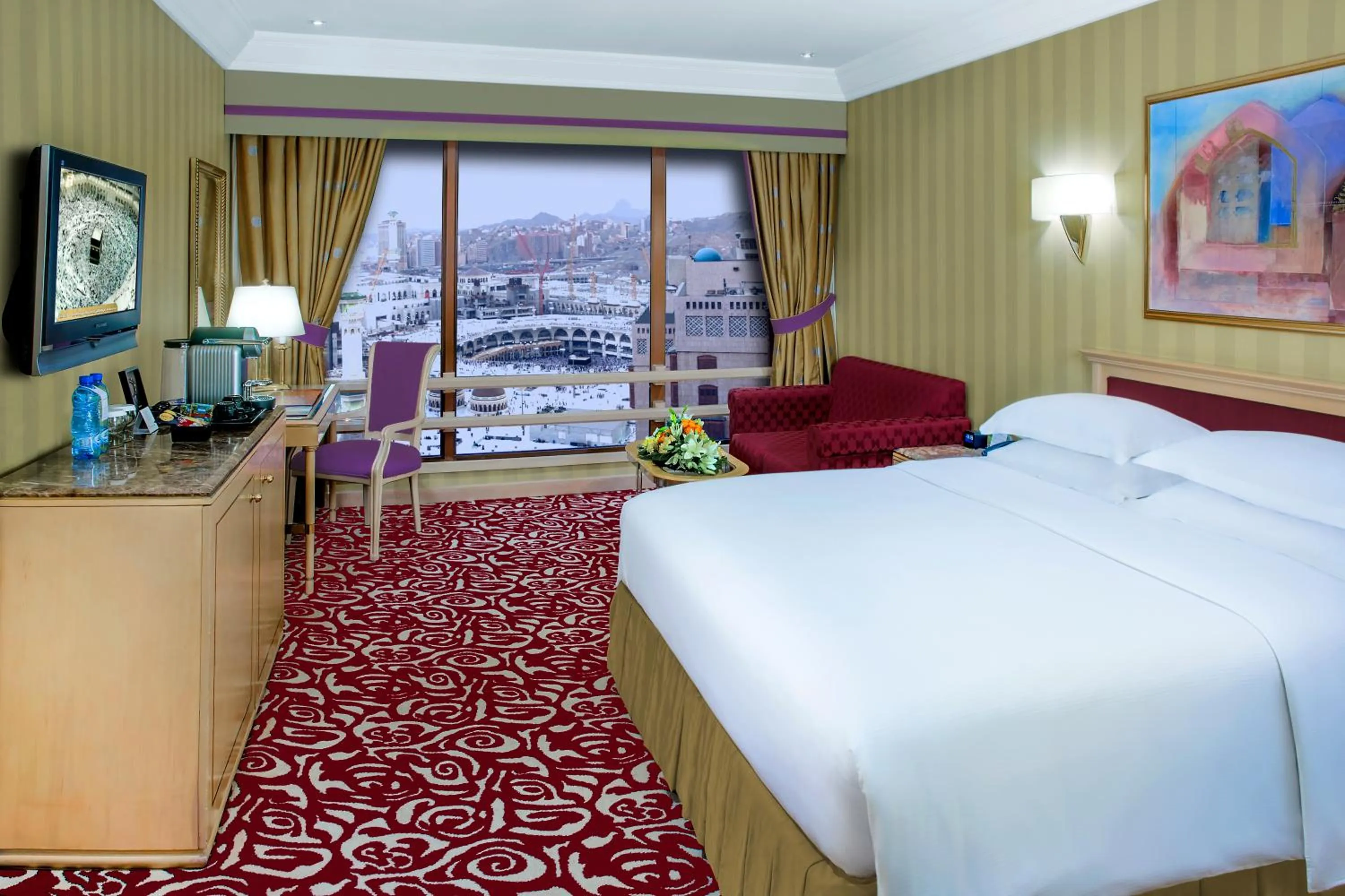 Club Room Partial Haram View with One King Bed in Makkah Hotel
