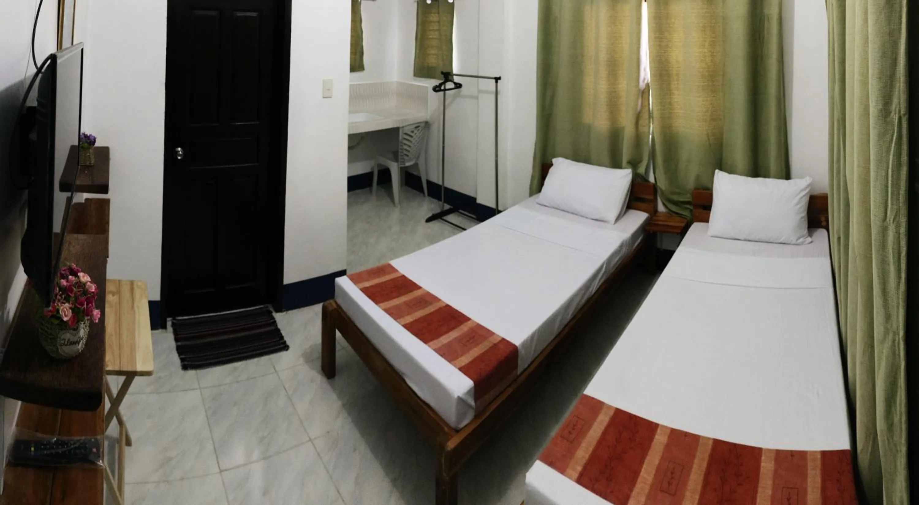 Standard Twin Room in Keen's Place