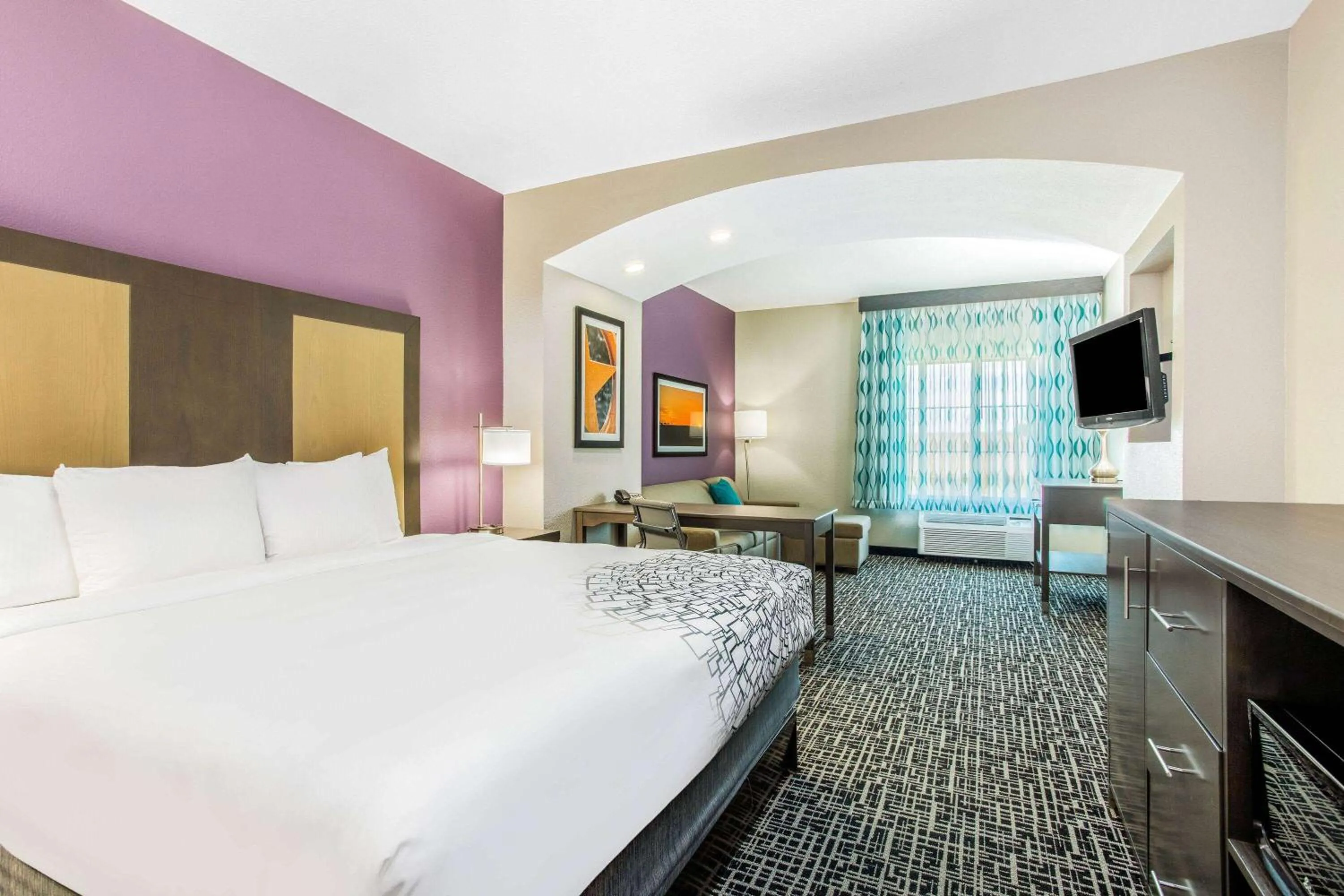 King Studio Suite - Mobility/Hearing Impaired Accessible - Non-Smoking in La Quinta by Wyndham Hillsboro